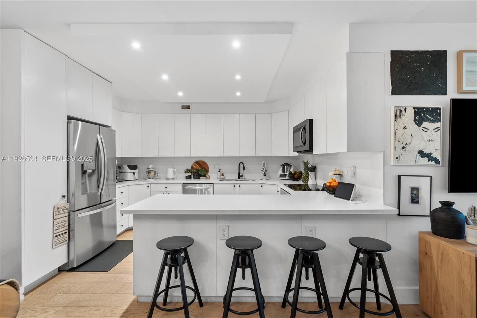 KEY COLONY - Residential Lease