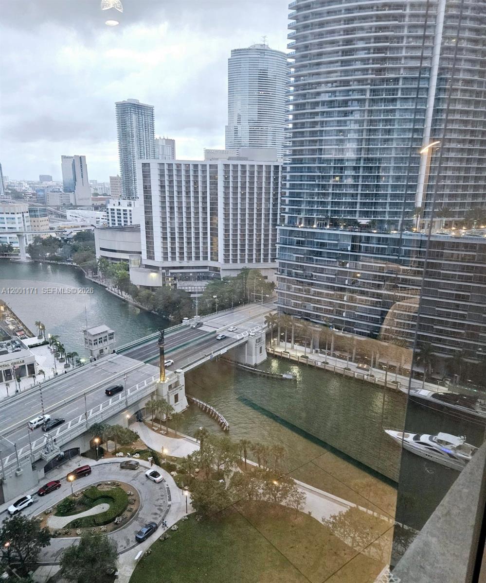 ICONBRICKELL CONDO NO 1 - Residential Lease