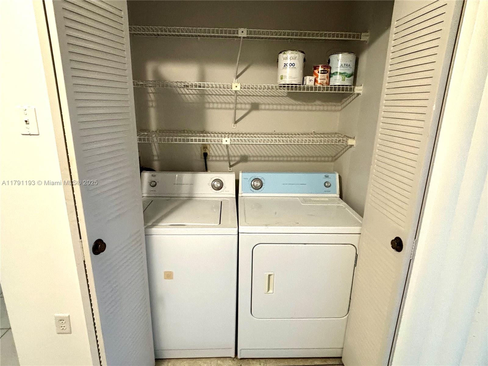 STRATHMORE GATE I UNIT TW - Residential