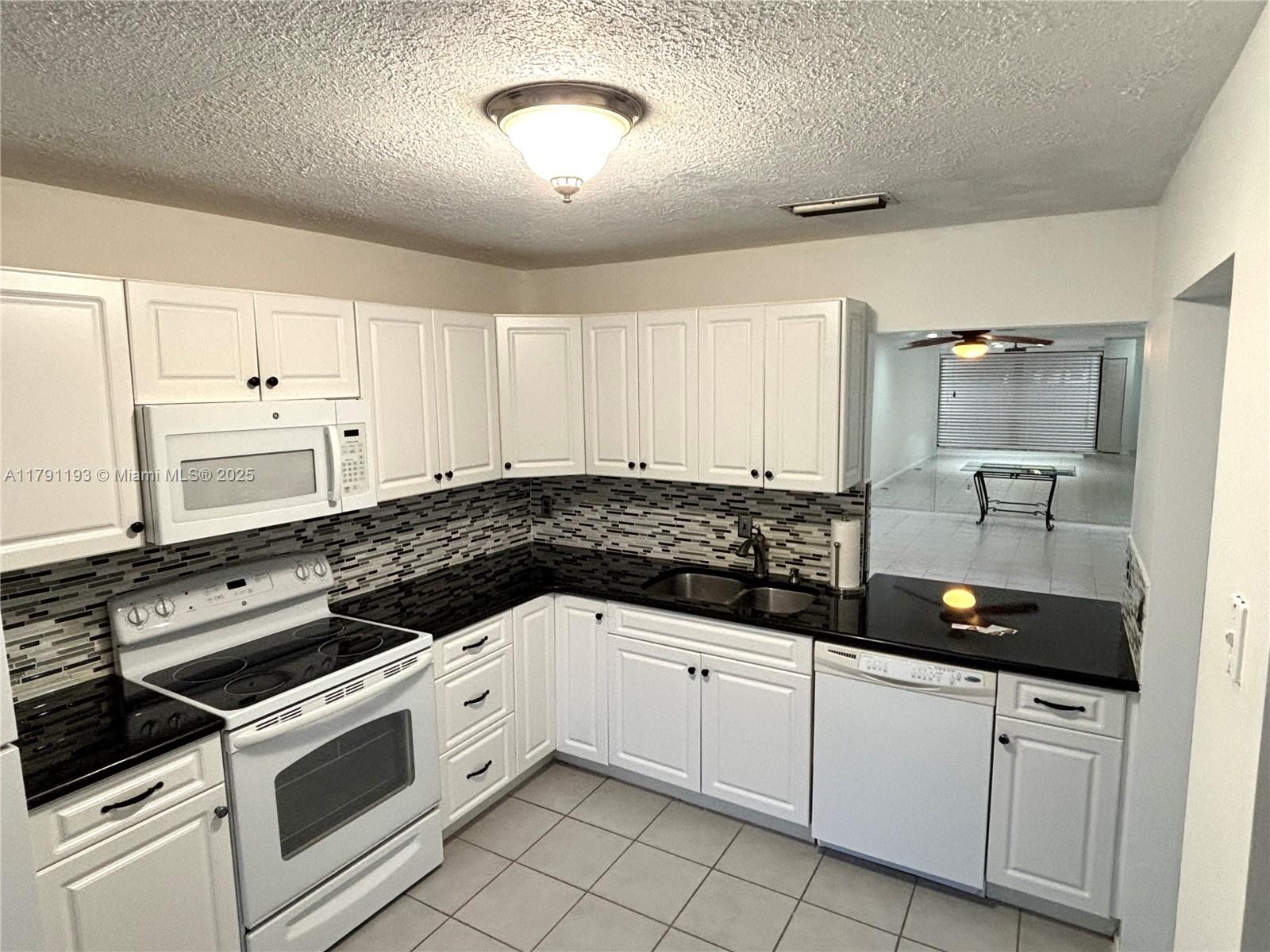 STRATHMORE GATE I UNIT TW - Residential