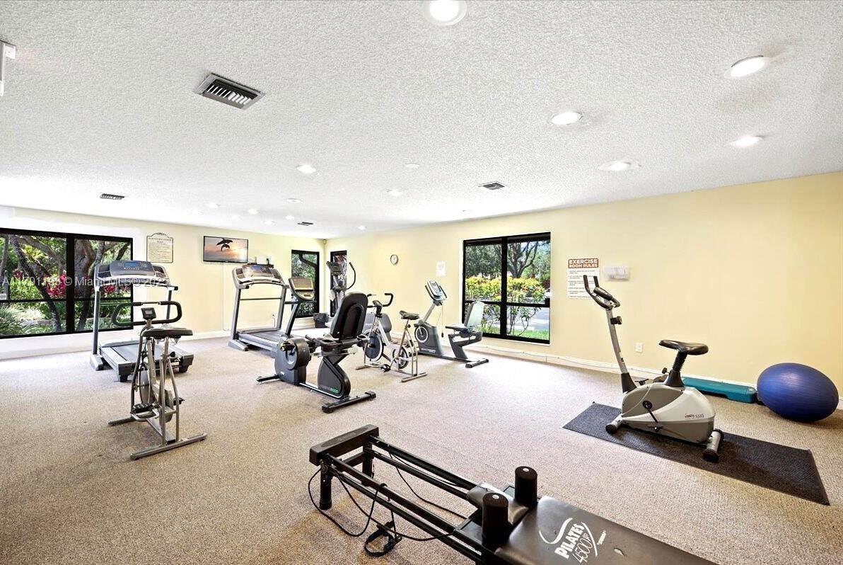 STRATHMORE GATE I UNIT TW - Residential