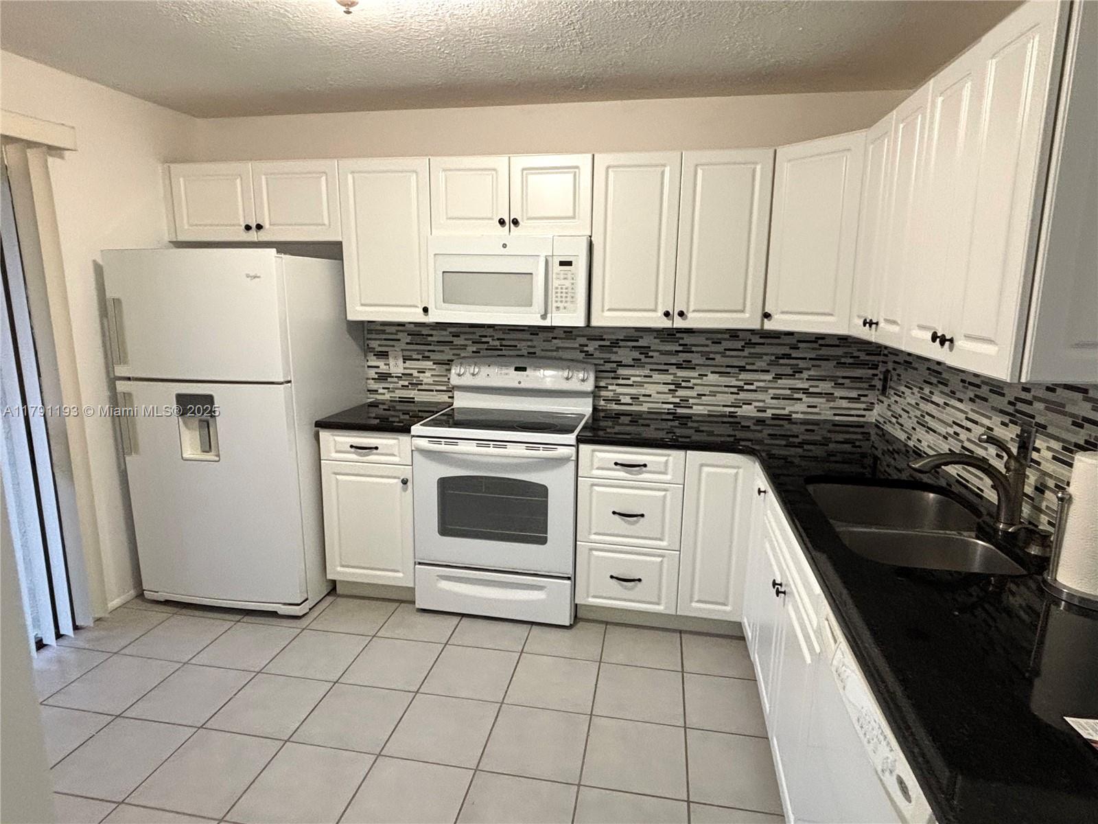 STRATHMORE GATE I UNIT TW - Residential