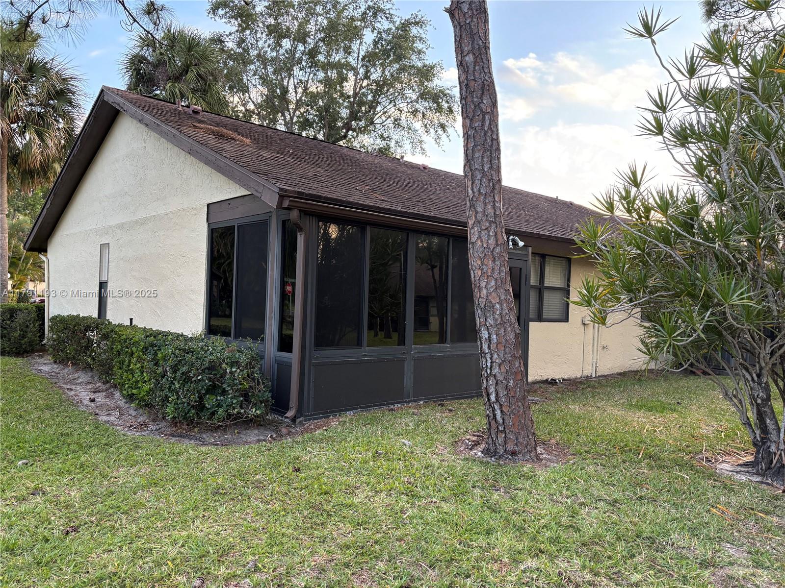 STRATHMORE GATE I UNIT TW - Residential