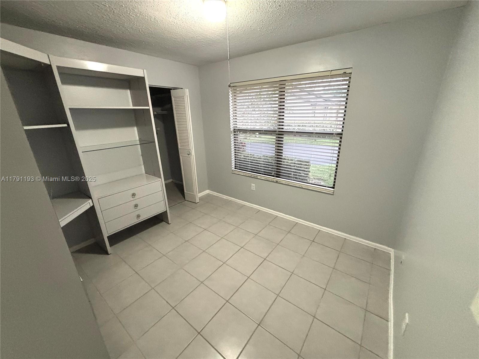 STRATHMORE GATE I UNIT TW - Residential