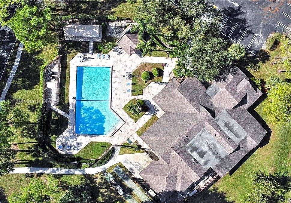 STRATHMORE GATE I UNIT TW - Residential