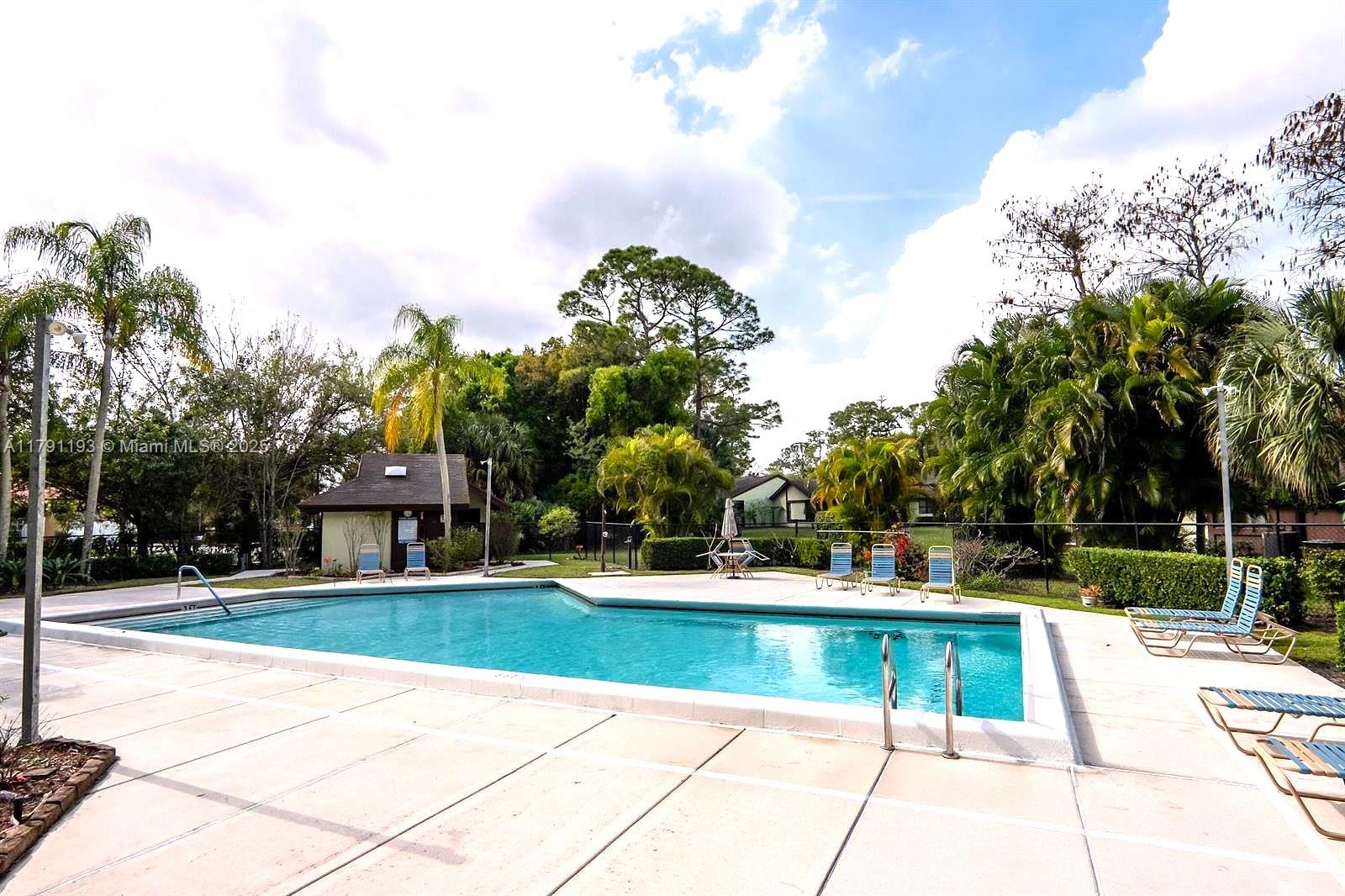 STRATHMORE GATE I UNIT TW - Residential