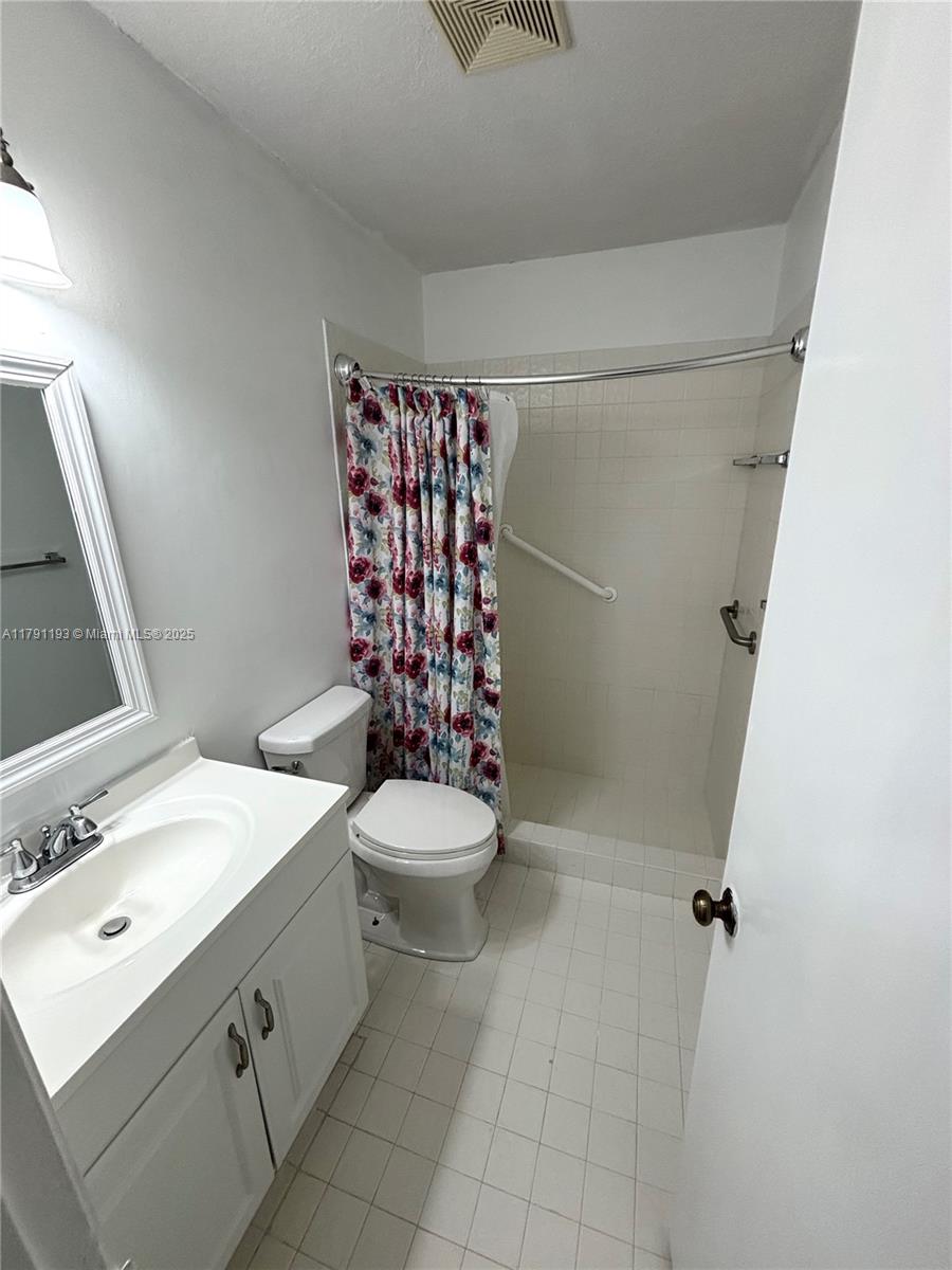 STRATHMORE GATE I UNIT TW - Residential