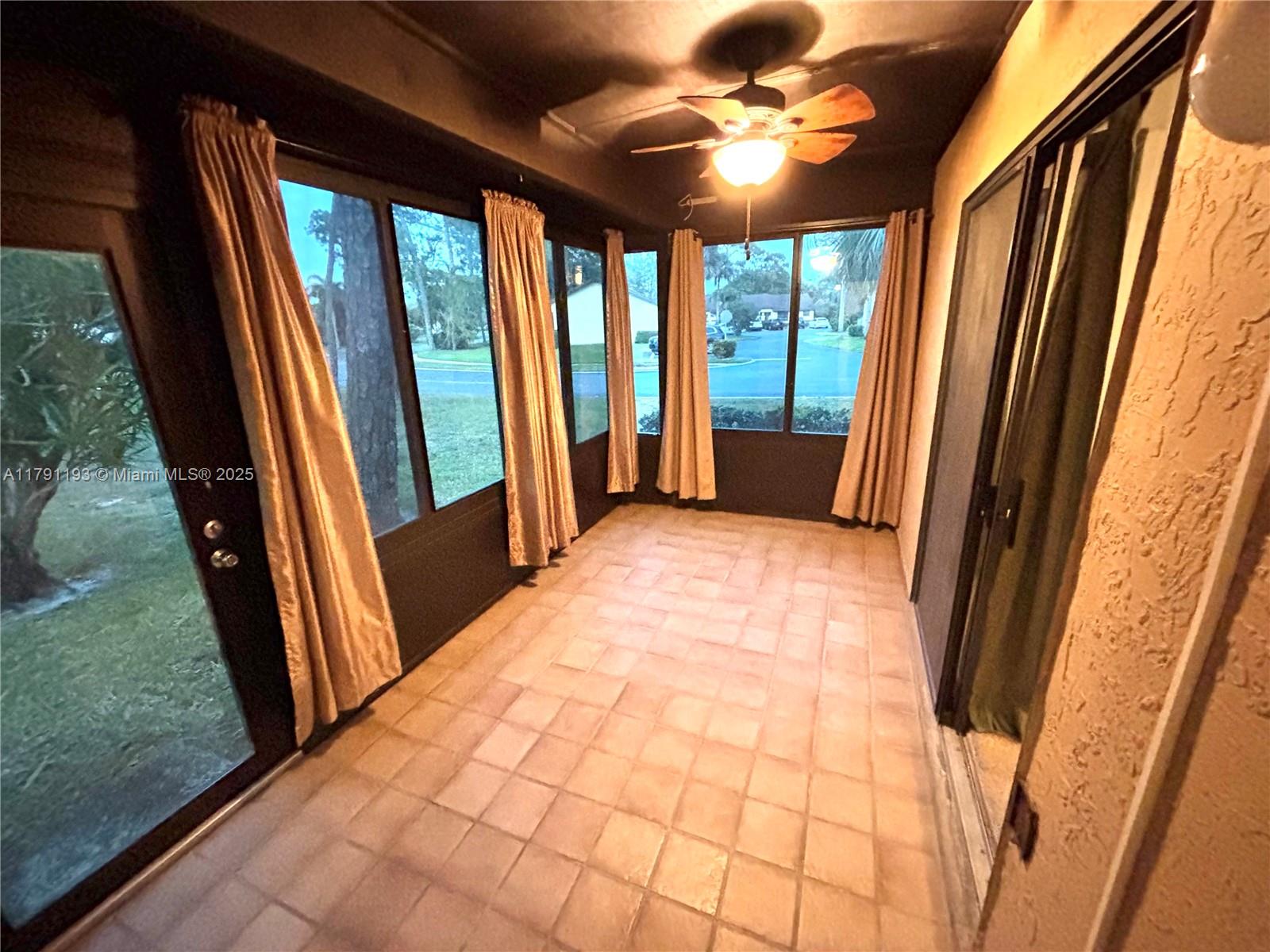 STRATHMORE GATE I UNIT TW - Residential