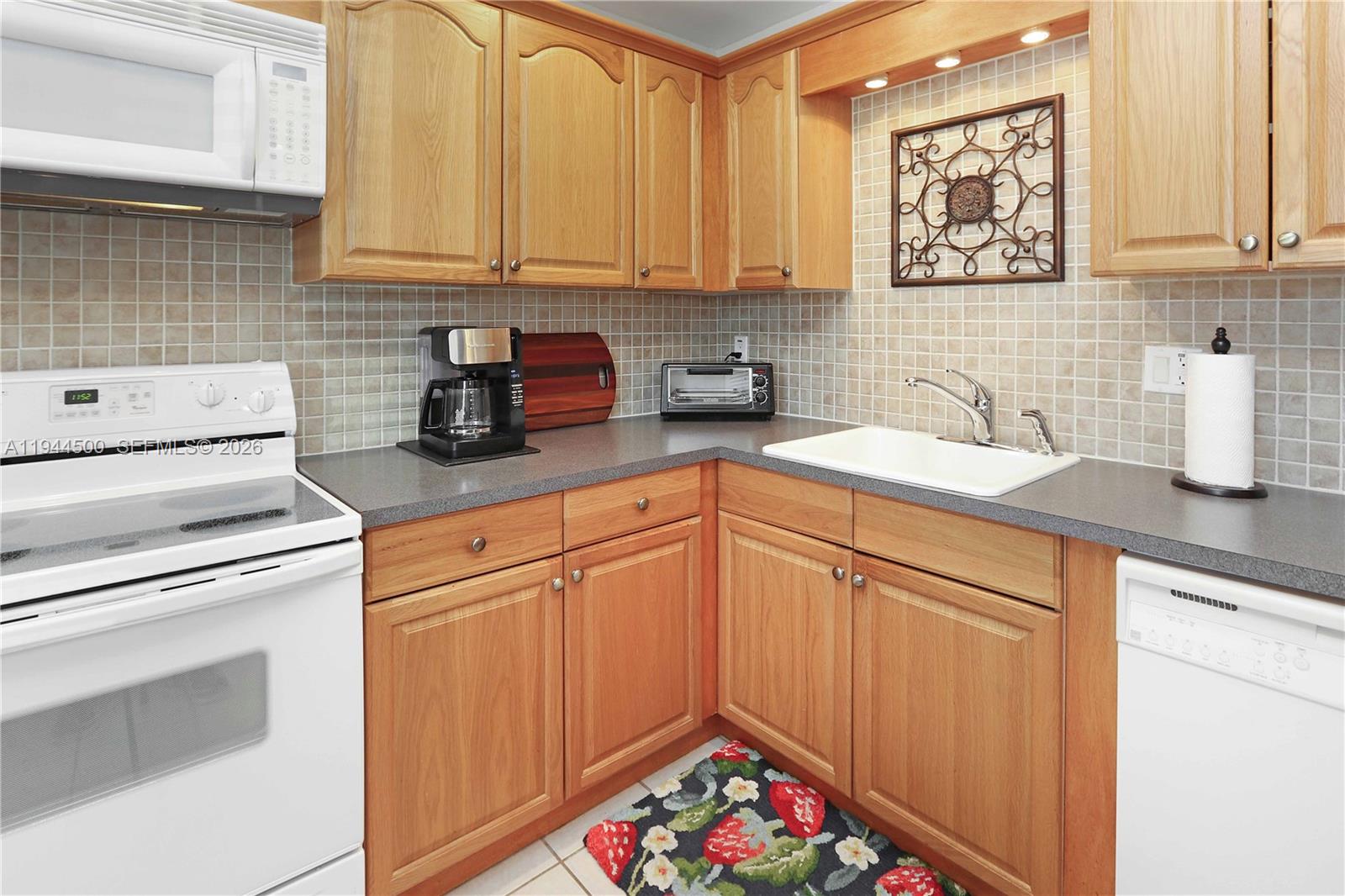 FAIRWAYS ROYALE CONDO - Residential