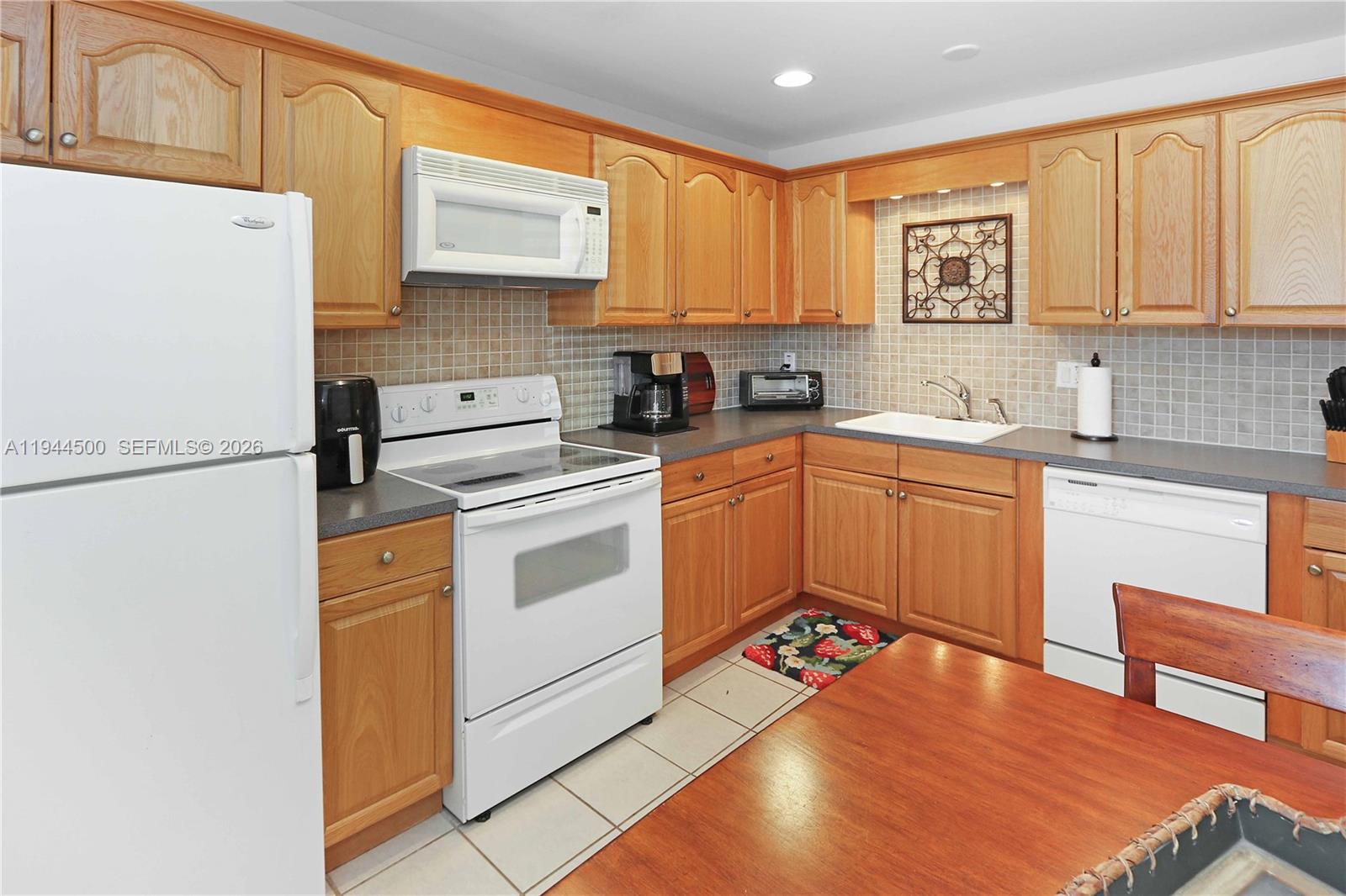 FAIRWAYS ROYALE CONDO - Residential