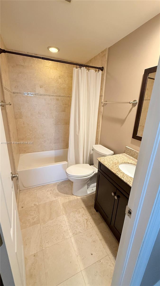 MILLER SIXTY-SEVEN TOWNHO - Residential Lease