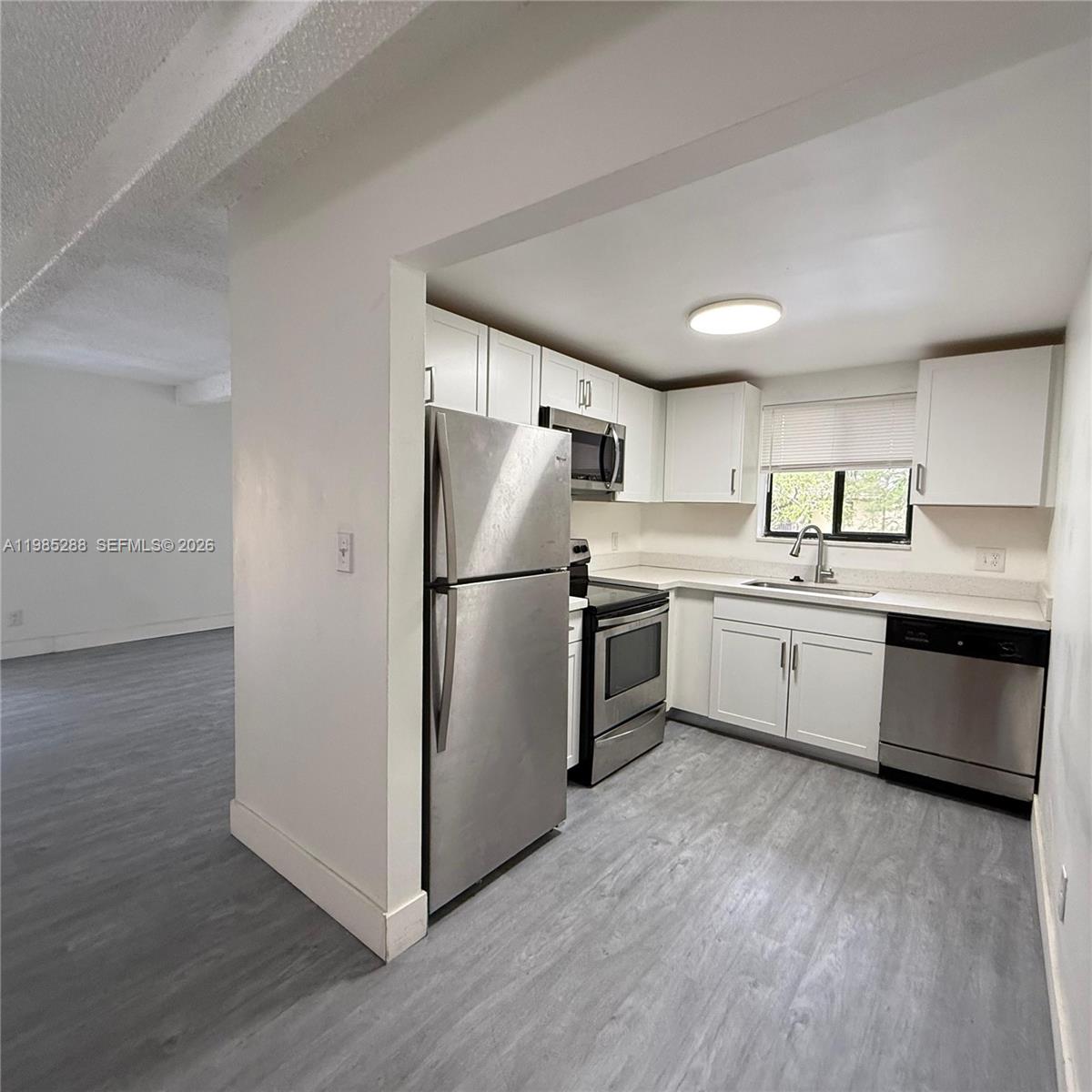 VILLAGE TOWNHOUSE-POMPANO - Residential Lease