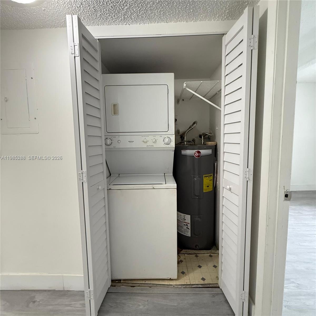 VILLAGE TOWNHOUSE-POMPANO - Residential Lease