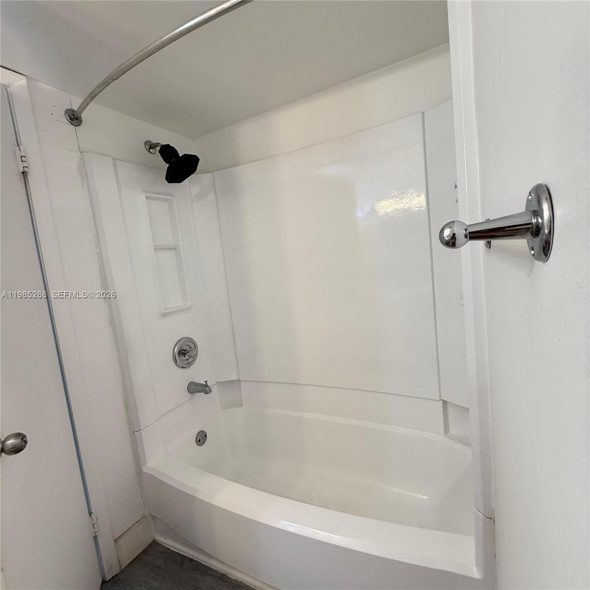 VILLAGE TOWNHOUSE-POMPANO - Residential Lease