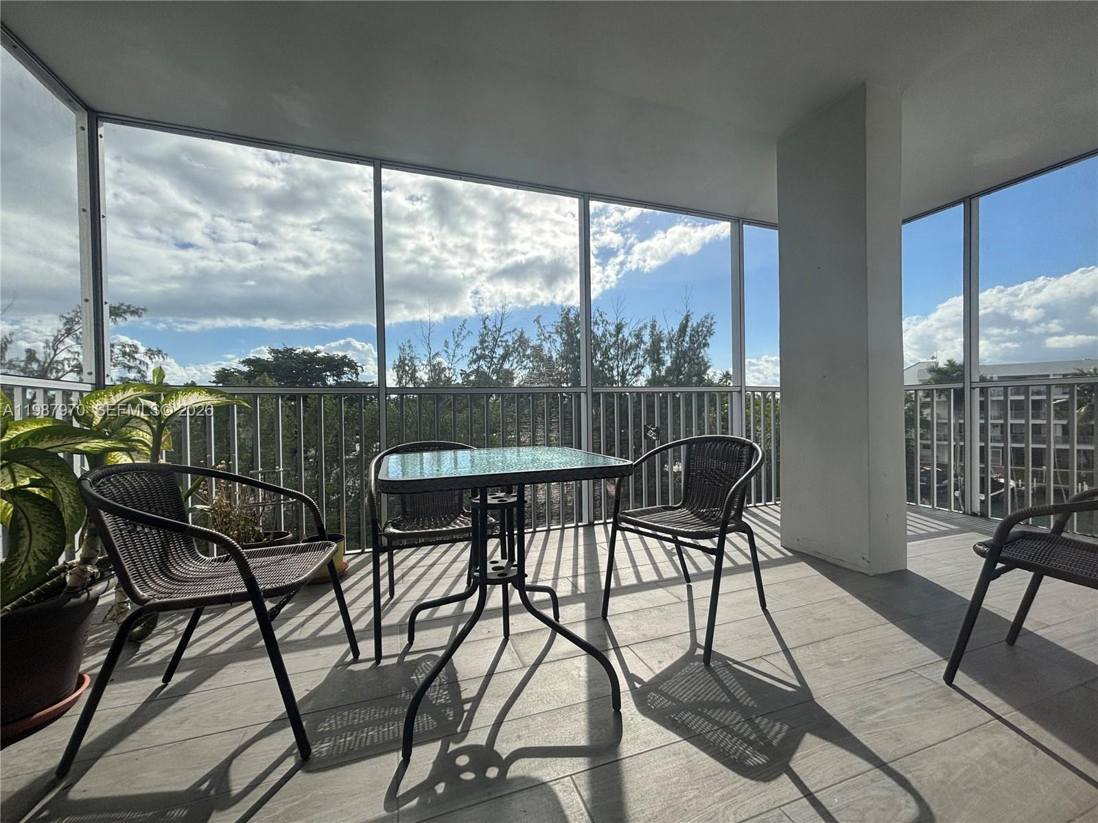 EASTERN SHORES WHITE HOUS - Residential