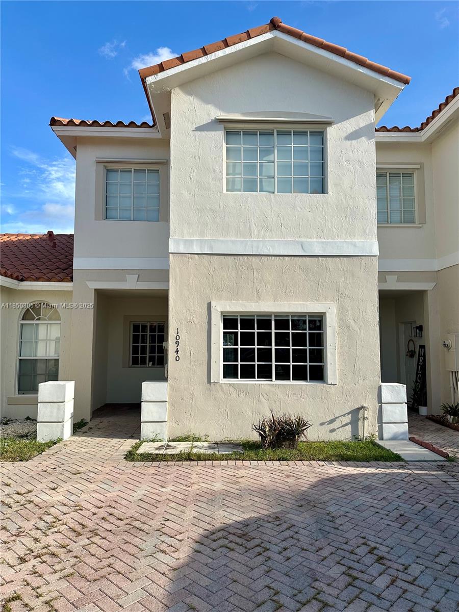 Welcome to this beautifully updated 3-bedroom, 2-bath townhouse in the desirable Eureka Gardens community. This spacious unit features fresh paint, a brand-new microwave, range, washer & dryer, new vinyl flooring downstairs, and wood flooring upstairs. Enjoy the convenience of a full-sized washer and dryer inside the unit, along with a private patio perfect for relaxing or entertaining. The primary bedroom includes a walk-in closet and an en-suite bathroom. Two assigned parking spaces plus guest parking available. All bedrooms upstairs. Ideally located near the Turnpike and just off US-1, with easy access to shopping, dining, and more.