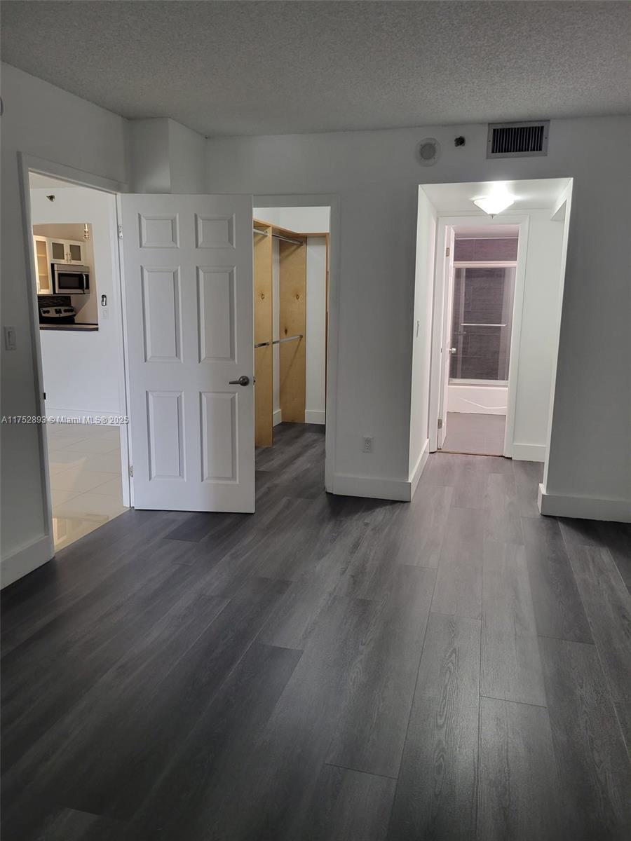 GREENWICH PH I CONDO - Residential