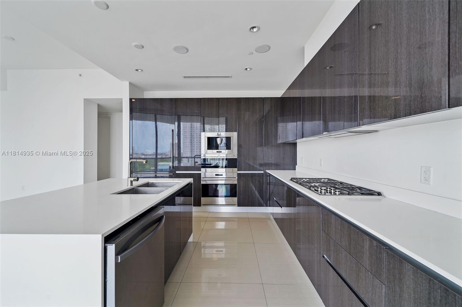 ECHO CONDO - Residential
