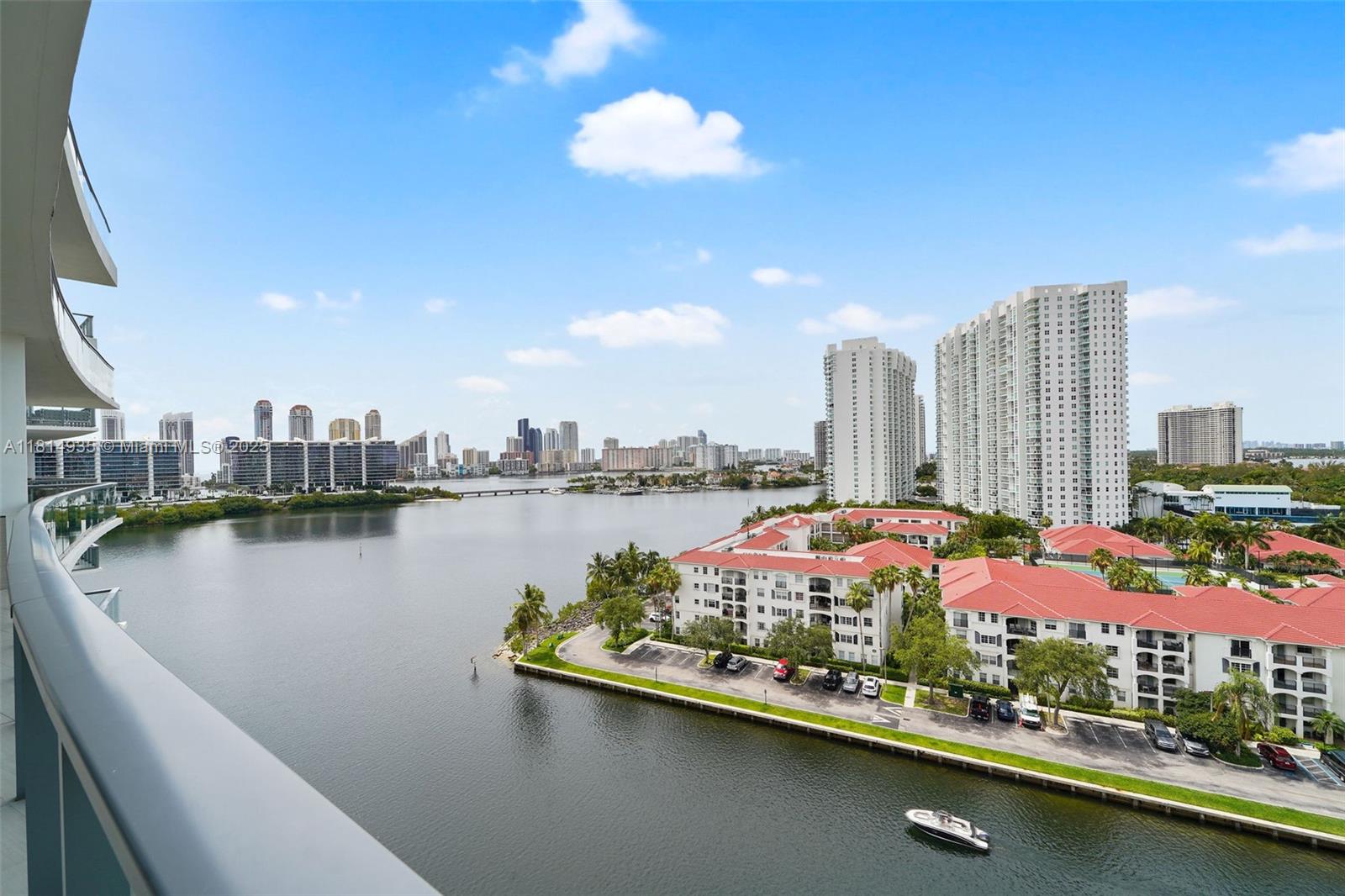 ECHO CONDO - Residential