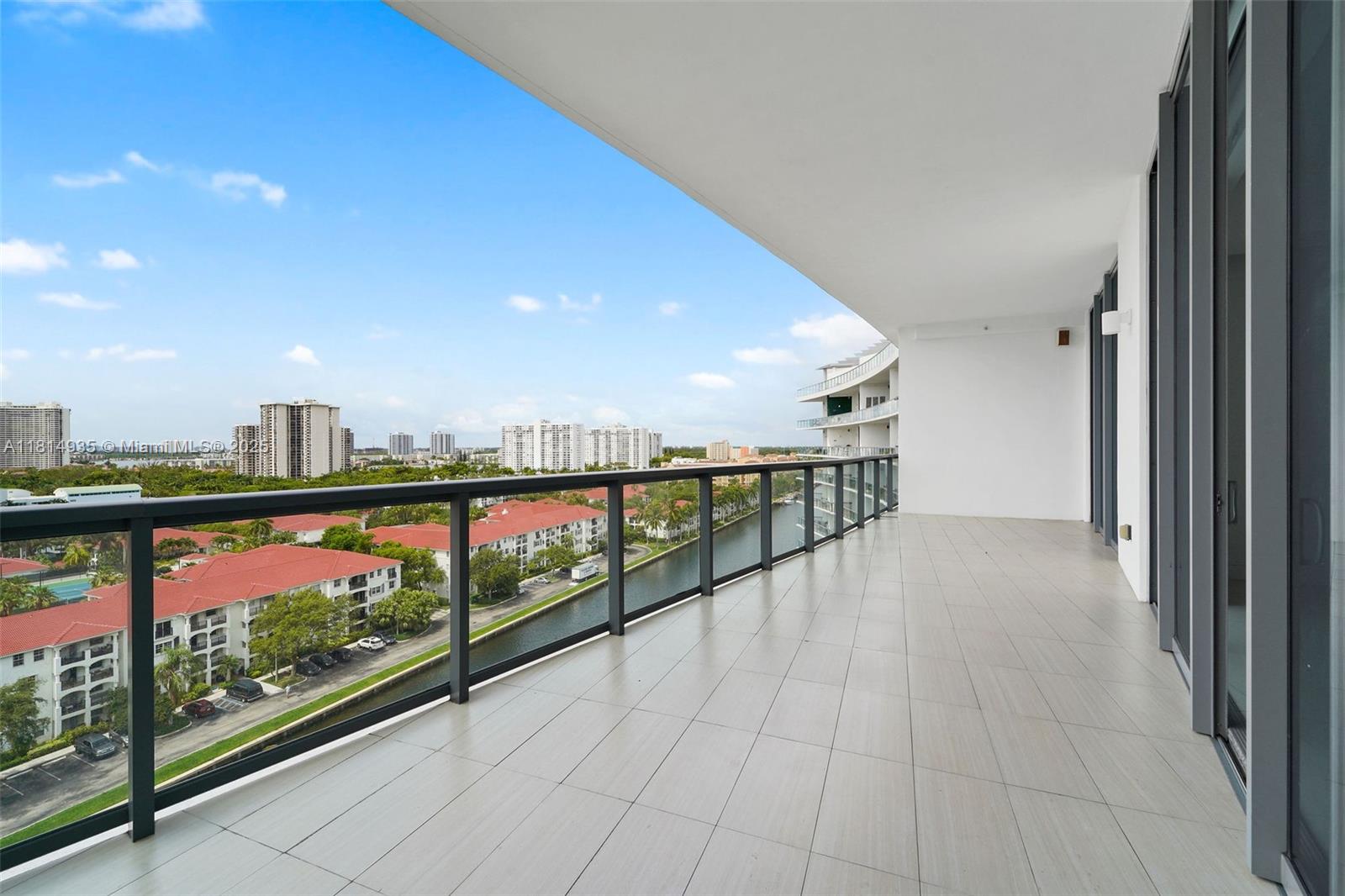 ECHO CONDO - Residential