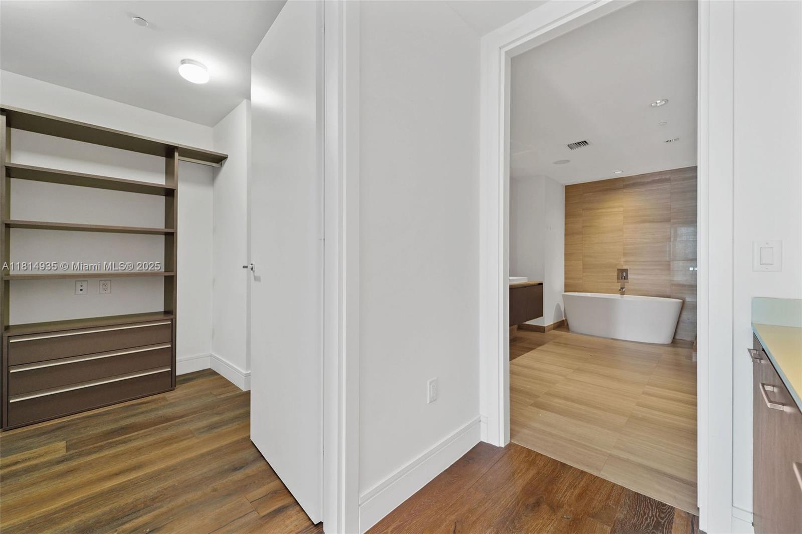 ECHO CONDO - Residential