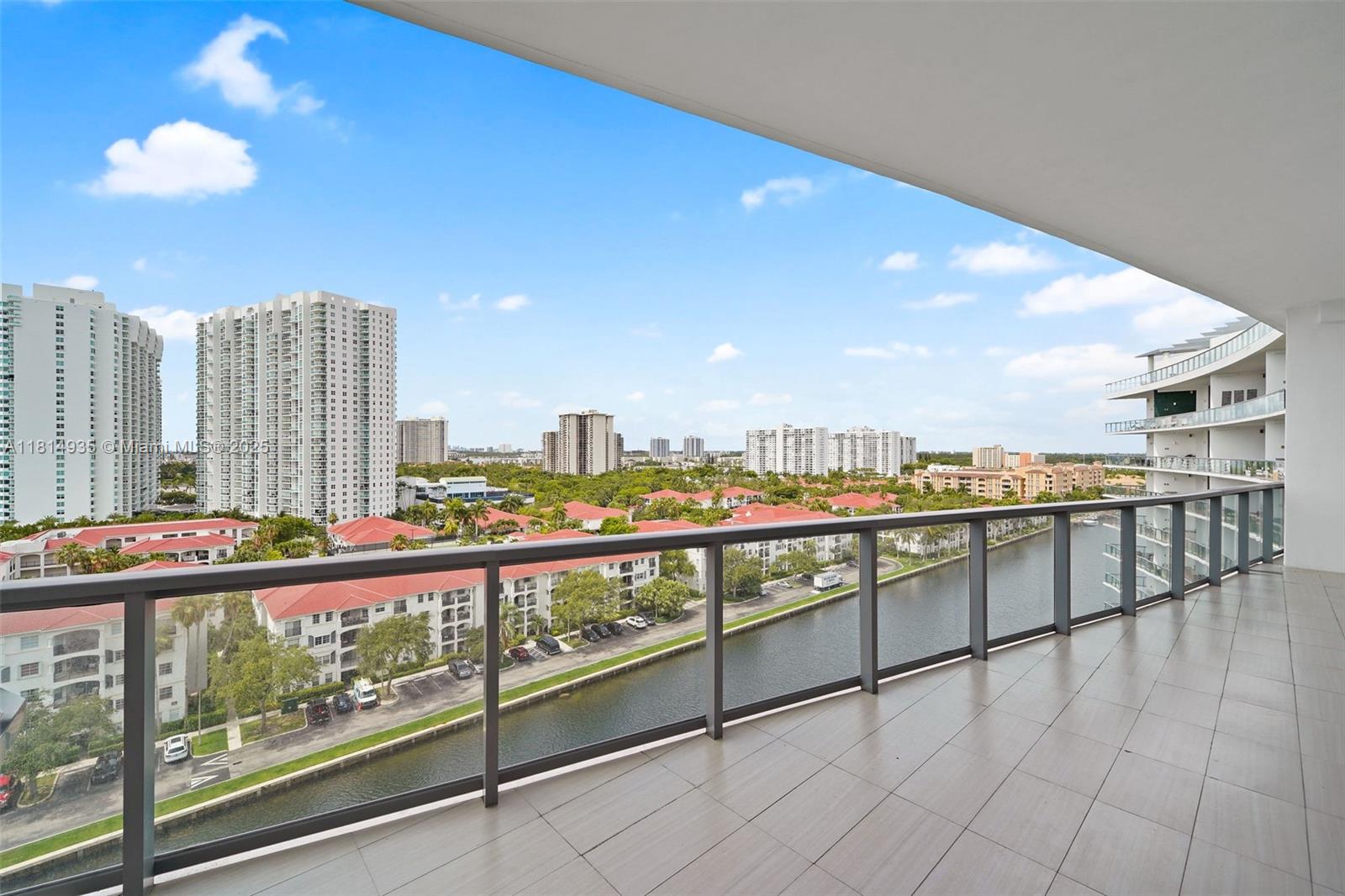 ECHO CONDO - Residential
