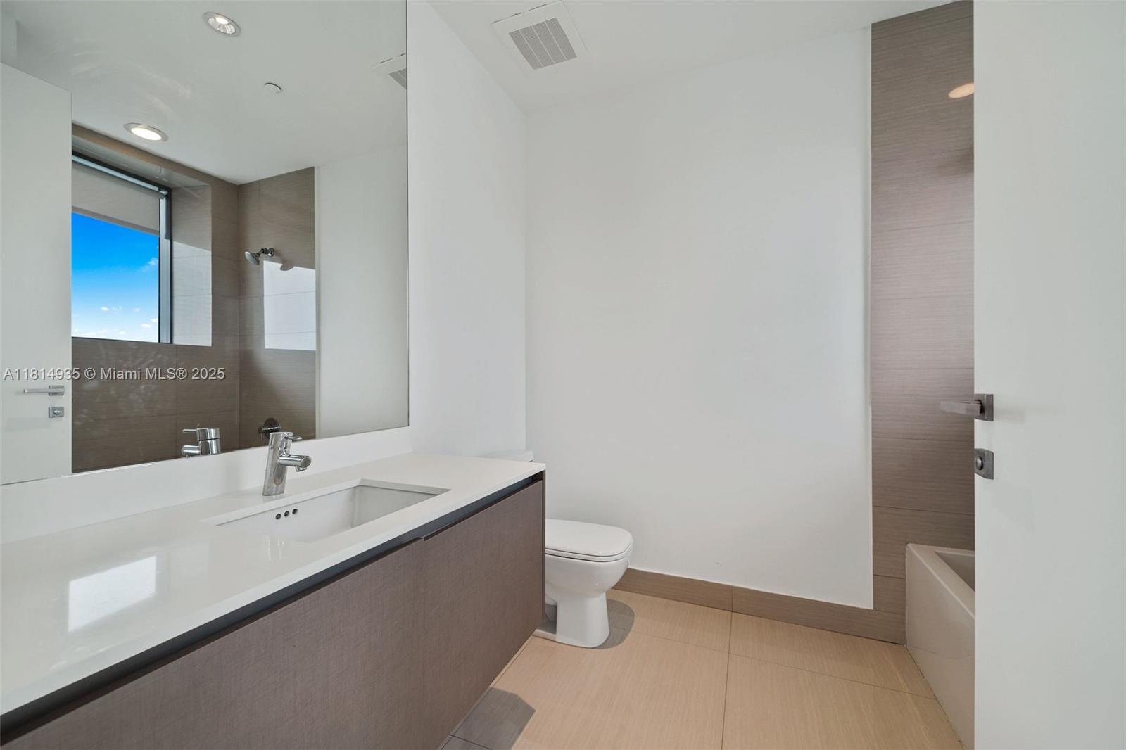 ECHO CONDO - Residential