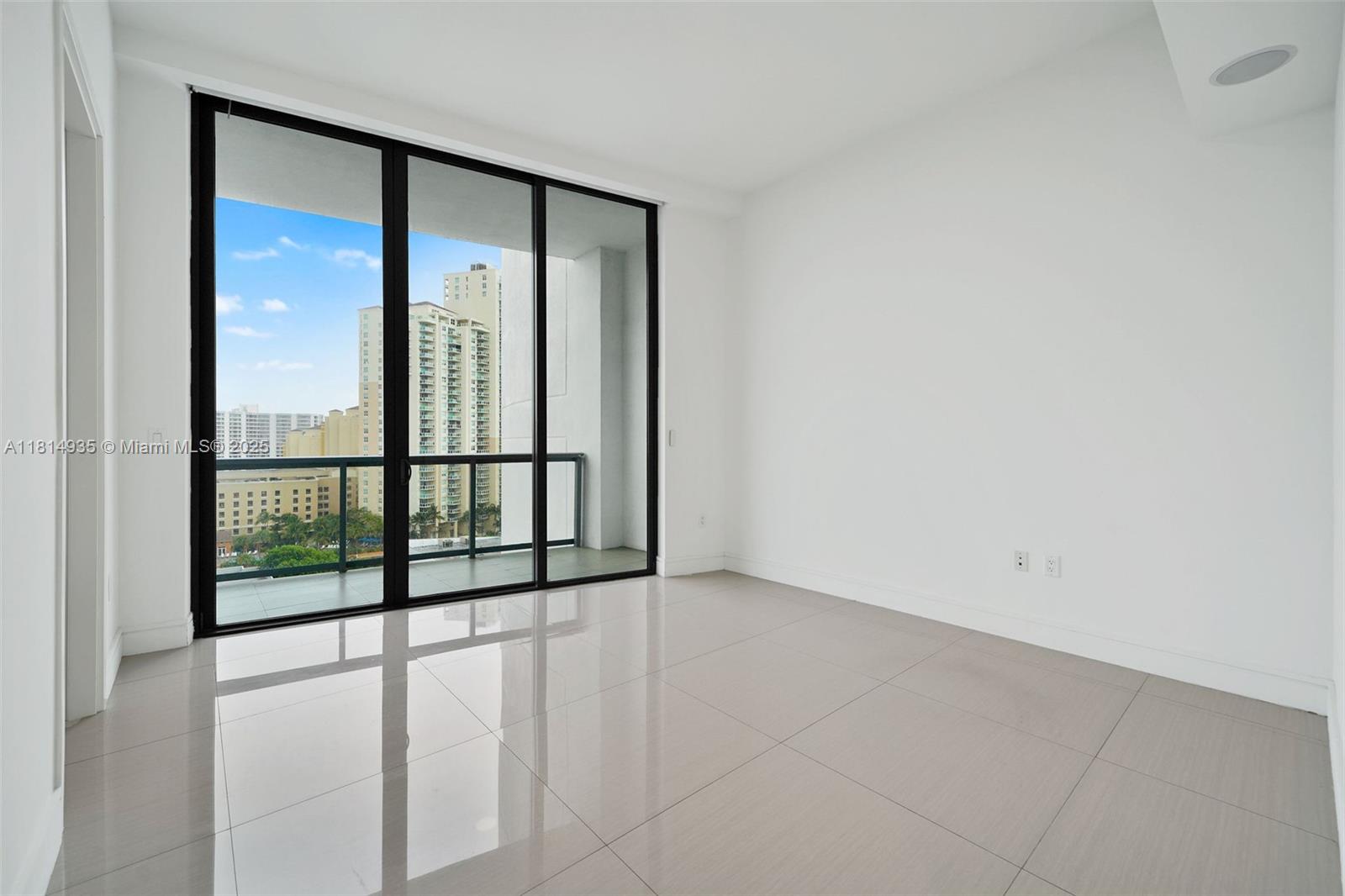 ECHO CONDO - Residential