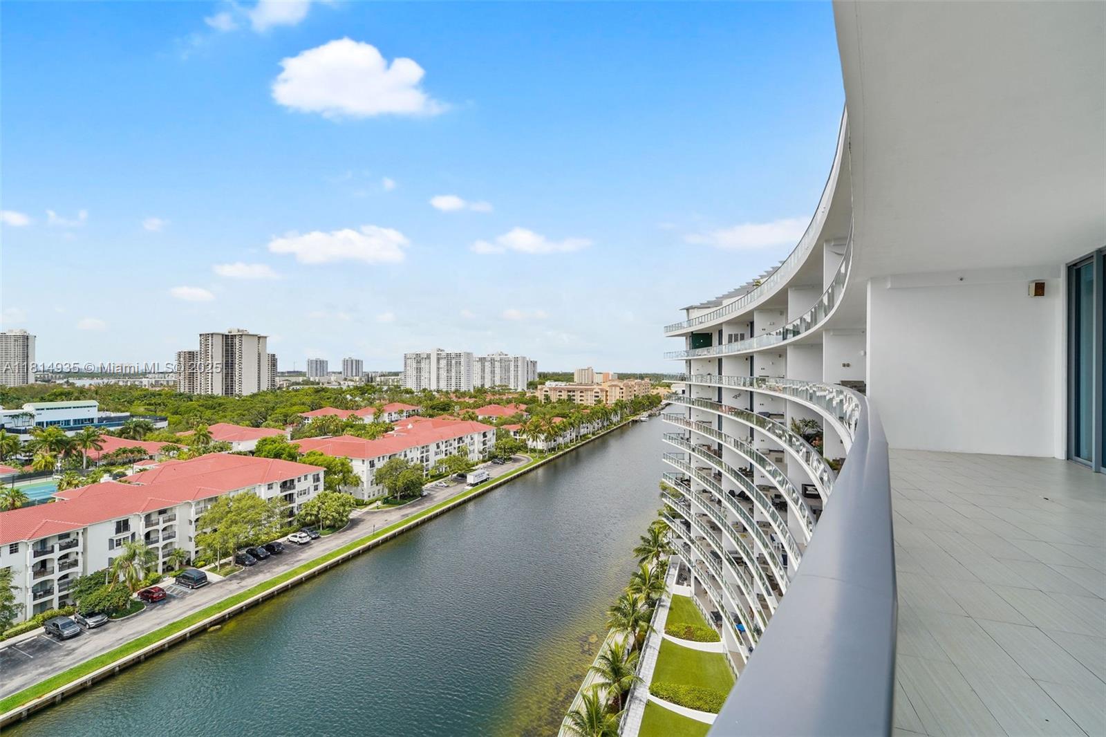 ECHO CONDO - Residential