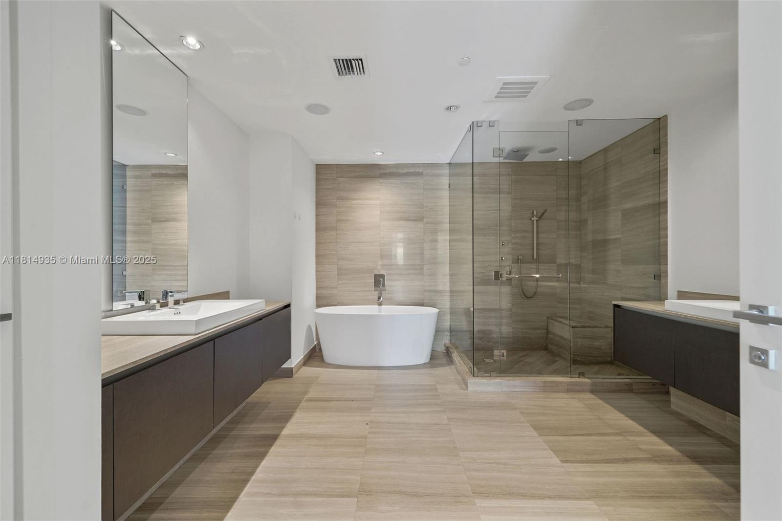 ECHO CONDO - Residential