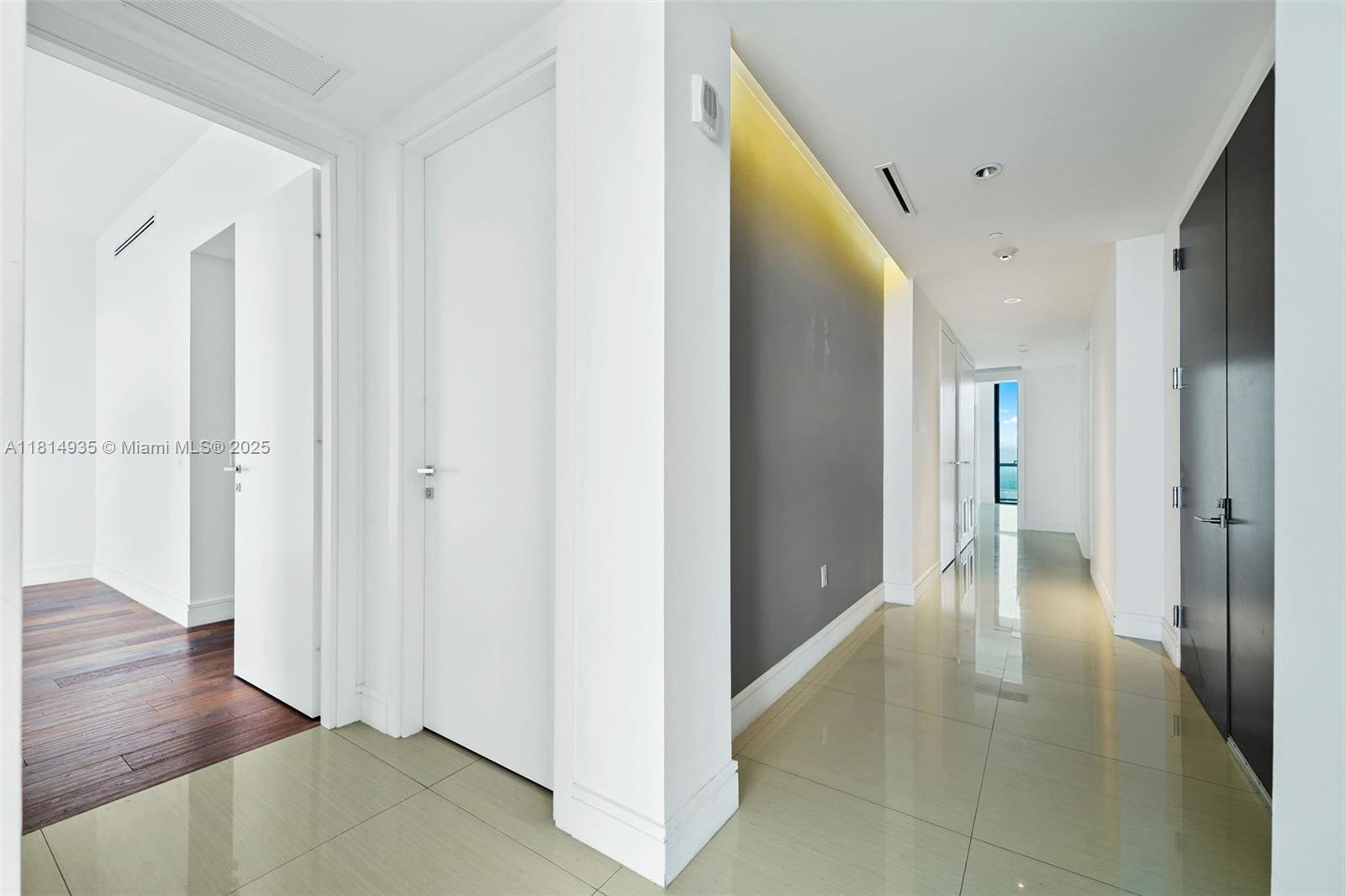 ECHO CONDO - Residential