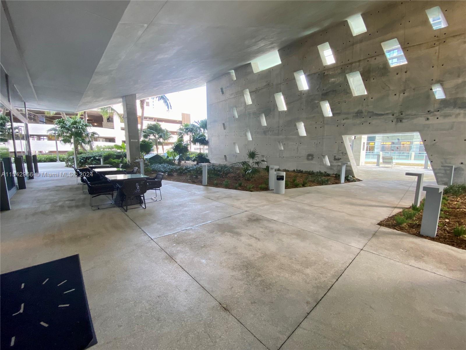 REACH CONDO - Residential