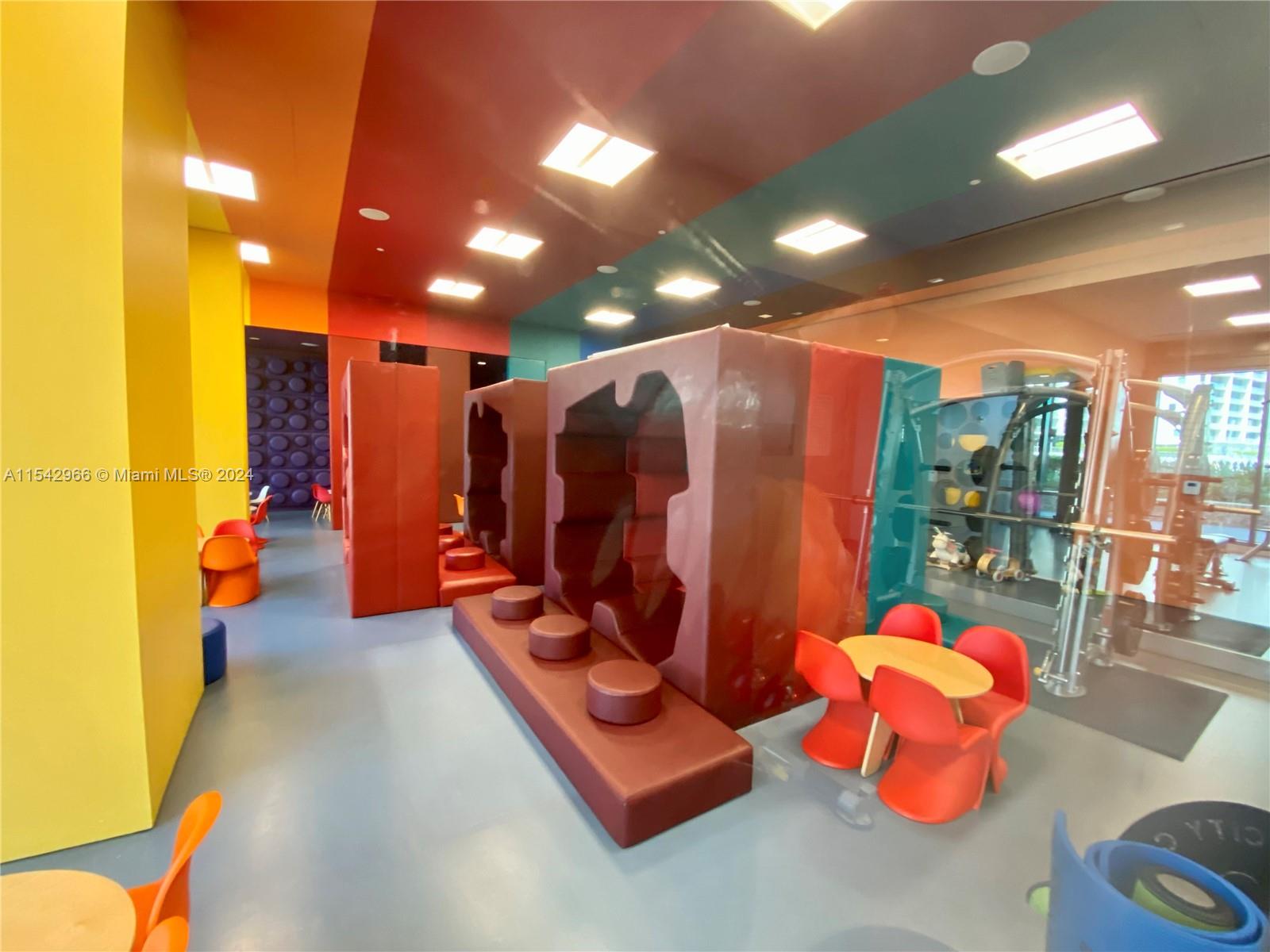 REACH CONDO - Residential