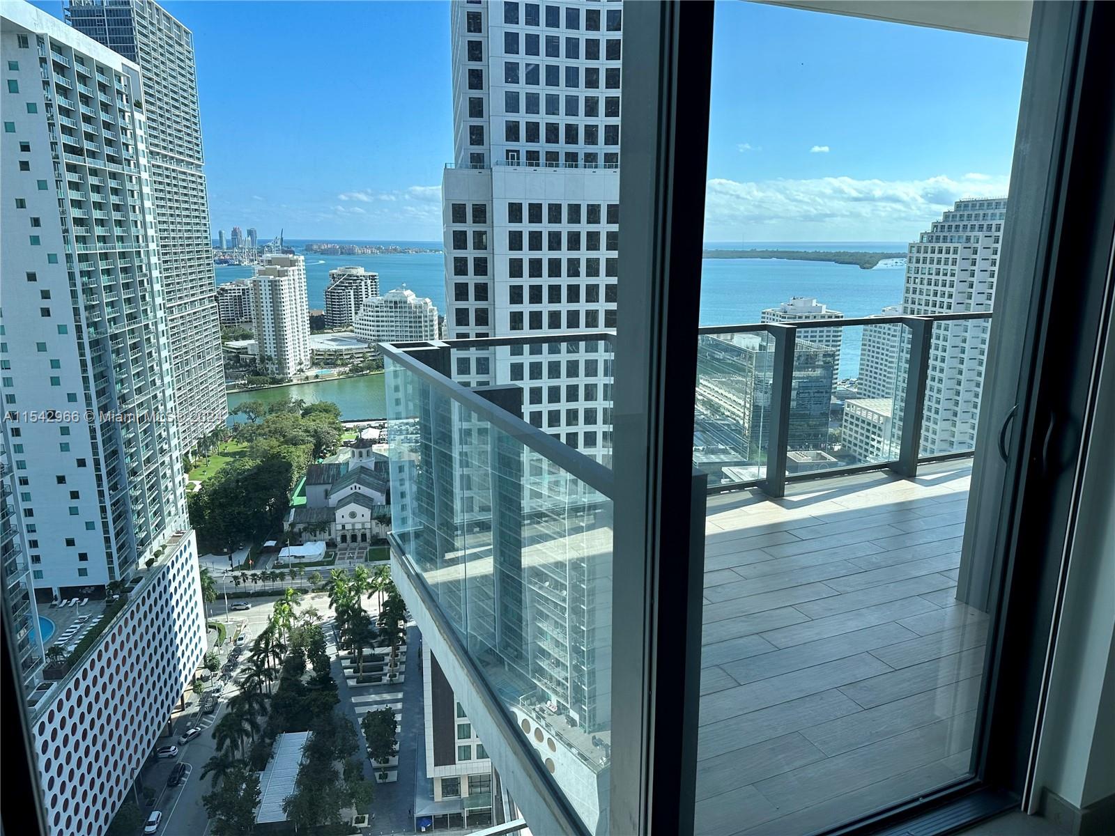 REACH CONDO - Residential