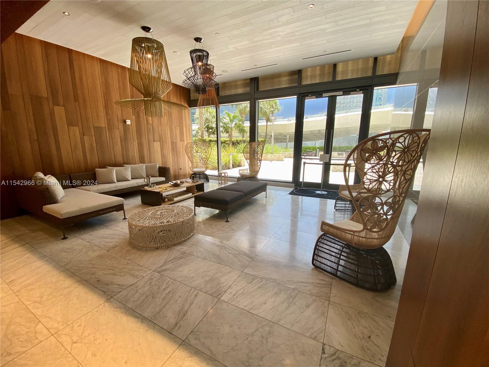 REACH CONDO - Residential