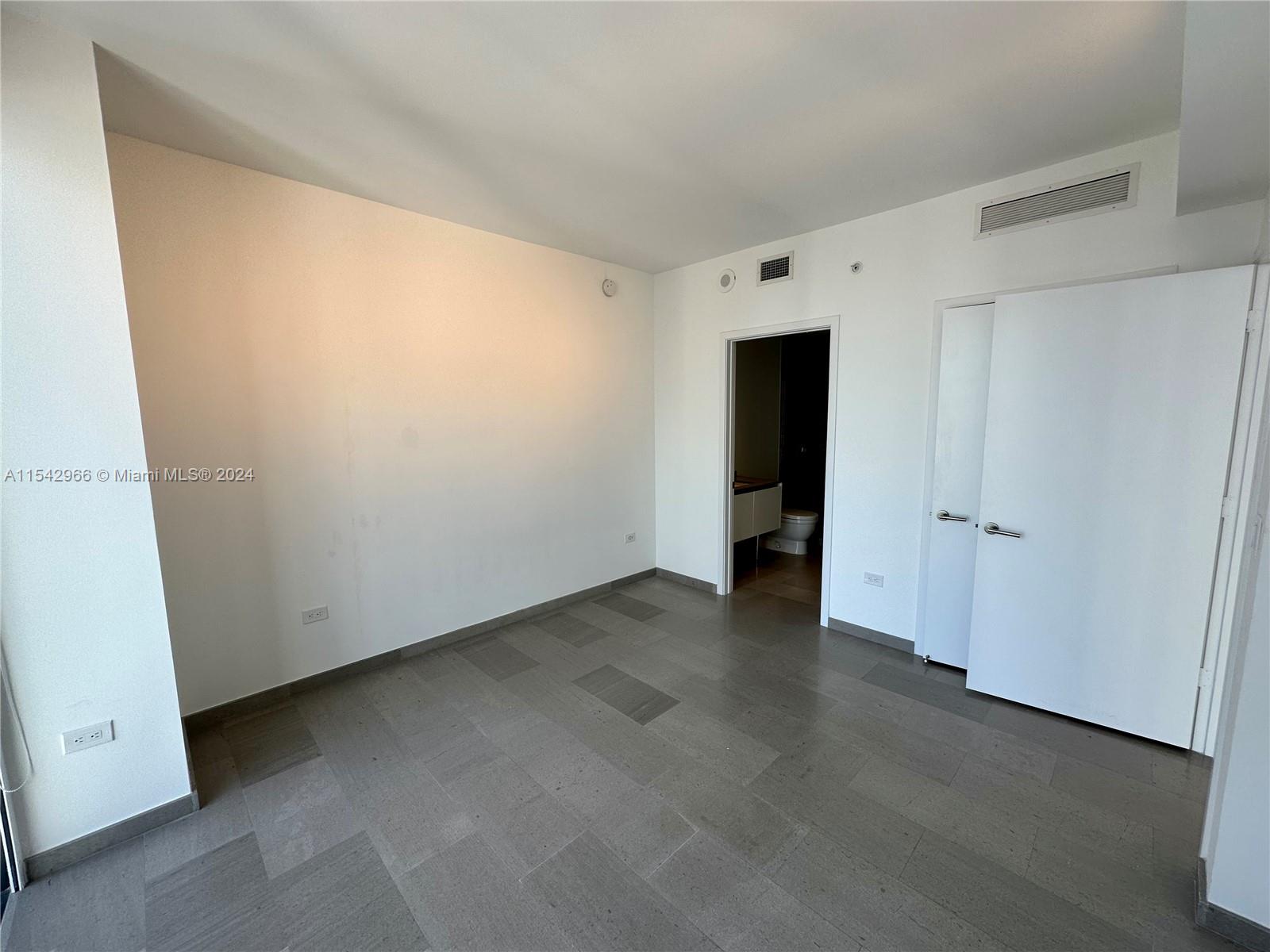 REACH CONDO - Residential