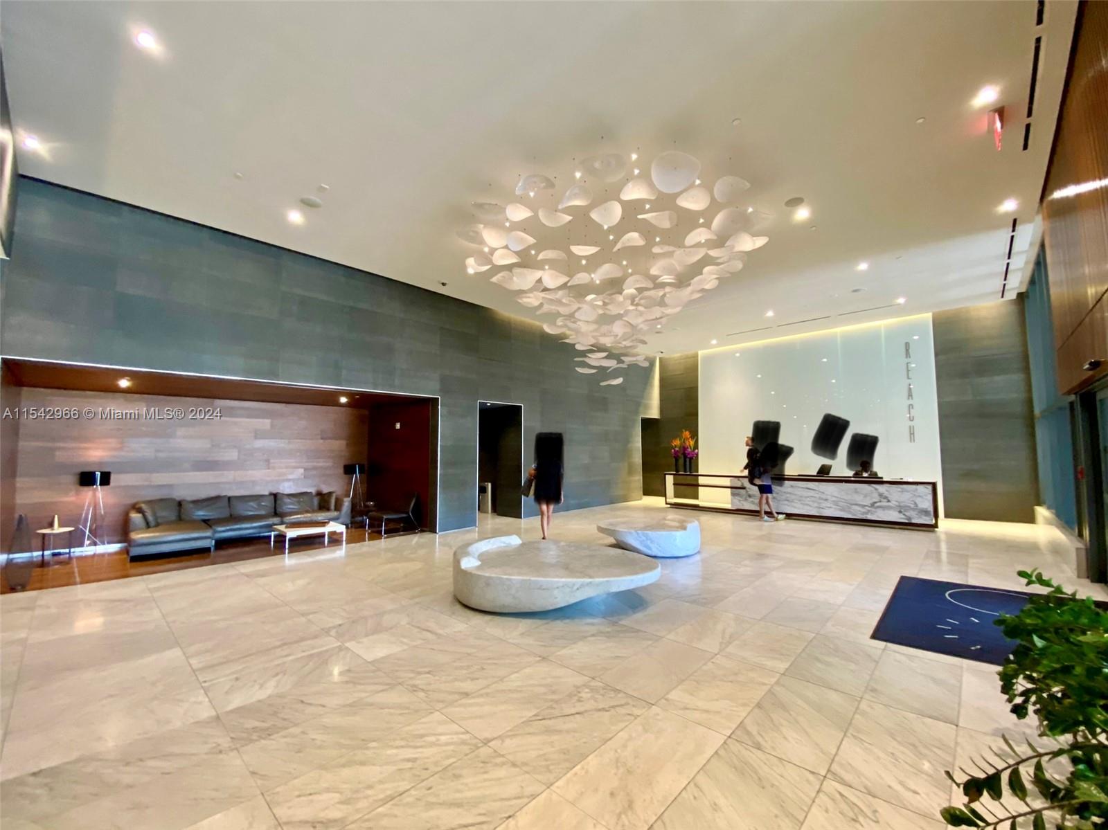 REACH CONDO - Residential