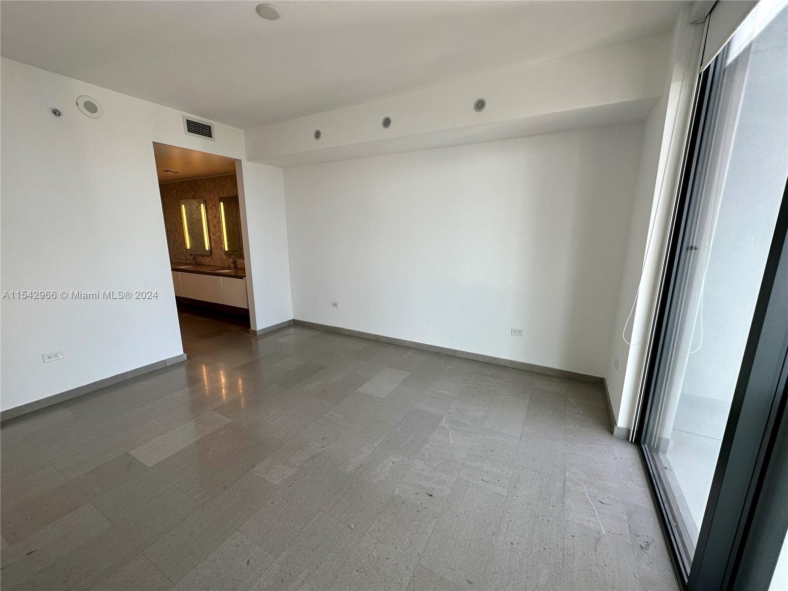 REACH CONDO - Residential