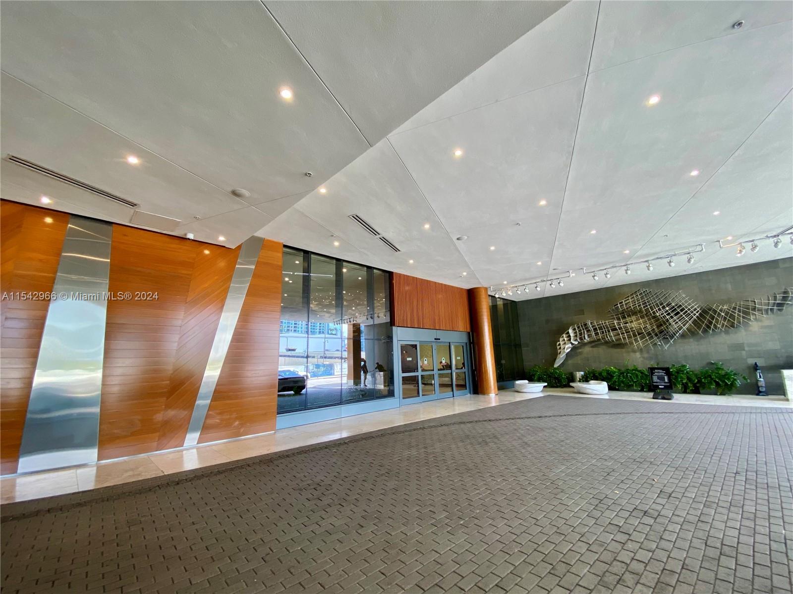 REACH CONDO - Residential