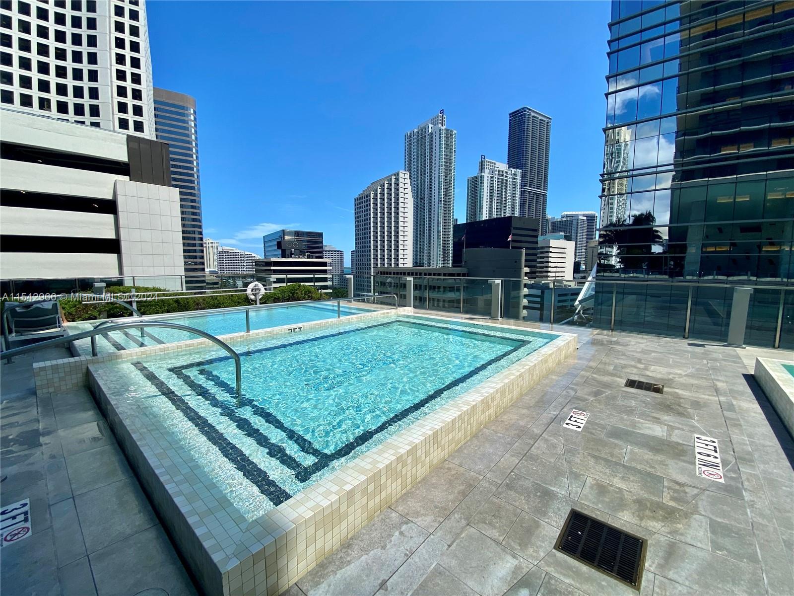 REACH CONDO - Residential