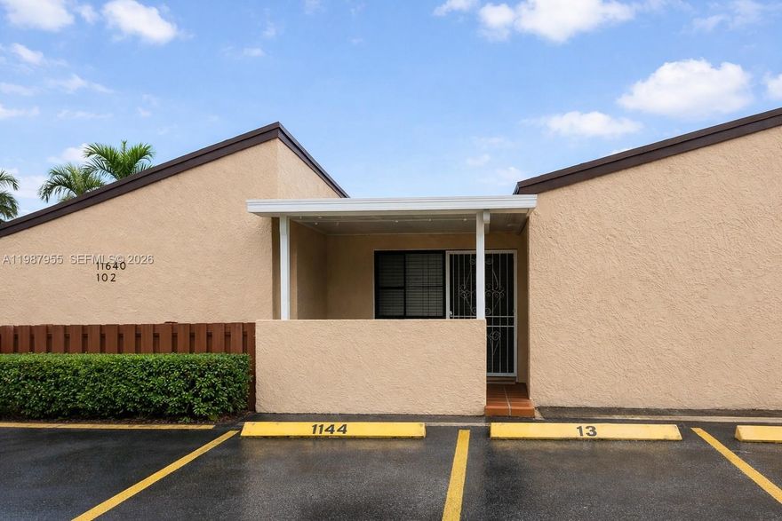 Located in a well-established and desirable community, this 3-bedroom, 2-bathroom townhome presents a great opportunity for both end-users and investors. The property offers a functional layout, private outdoor spaces, and valuable features including an updated kitchen with modern cabinetry, stainless steel appliances, and in-unit laundry.