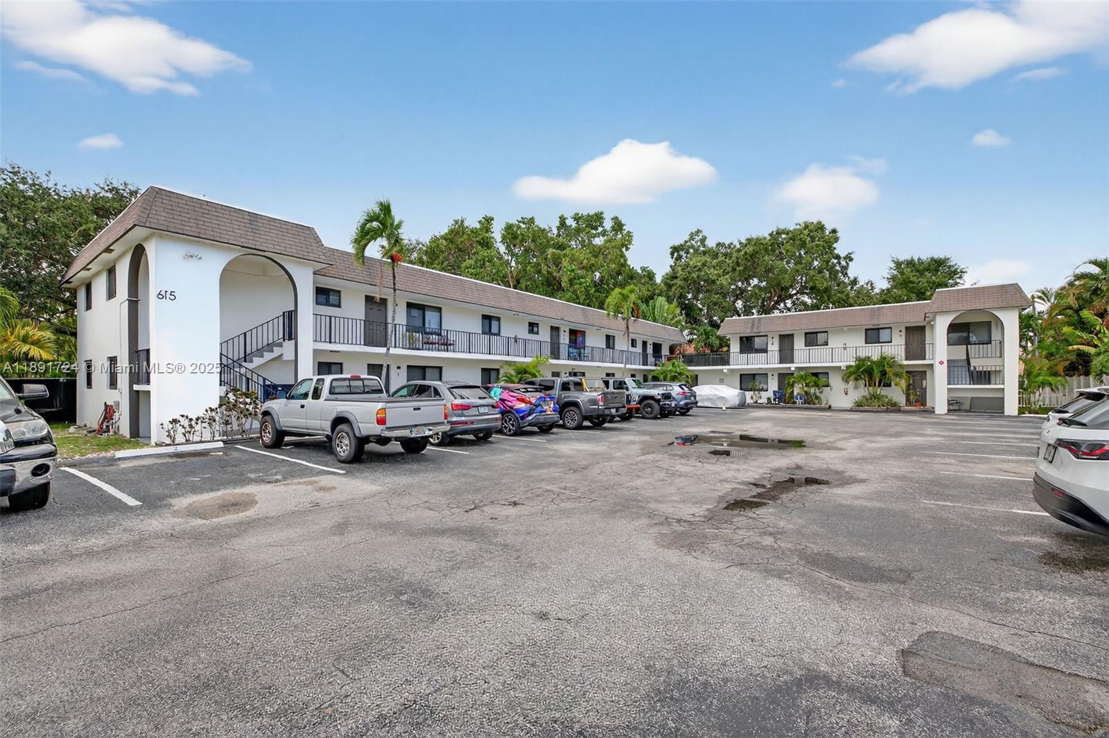 2 bedroom apartment! Kitchen with granite countertops & stainless steel appliances, great location. Comes with high-impact windows, IN-UNIT WASHER AND DRYER, and 2 assigned parking spots. PET FRIENDLY, with a dog park on the property. Located near the Wilton Manors Elementary School and the Public Library, 5min walk from Wilton Drive and 10min drive from the beach. Don't miss this opportunity to MAKE THIS YOUR NEW HOME!