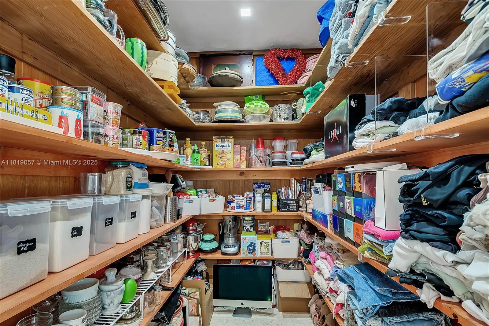 Palmetto Bay, Florida 33158, United States, 4 Bedrooms Bedrooms, ,3 BathroomsBathrooms,Residential,Active,148566