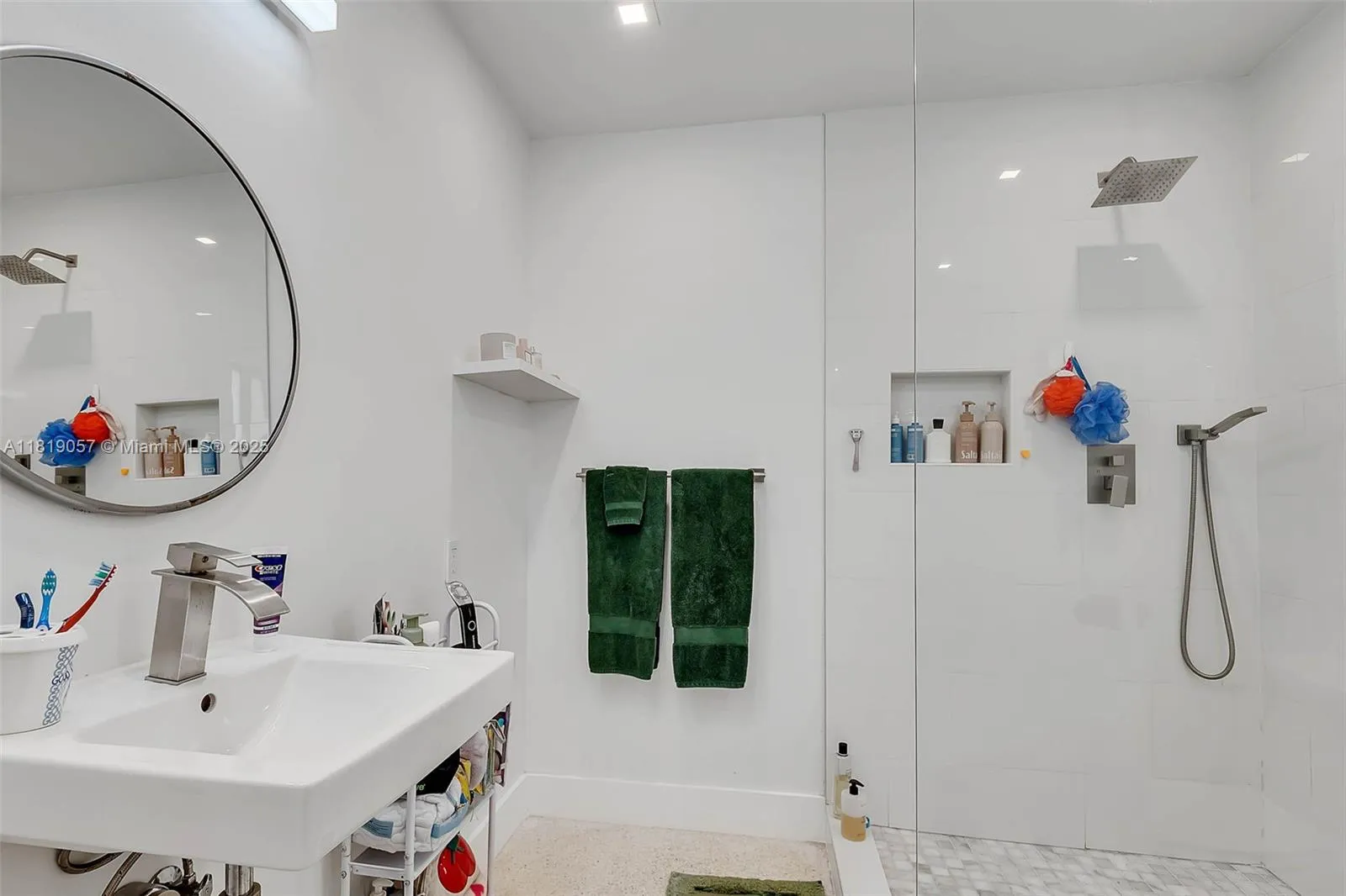 Palmetto Bay, Florida 33158, United States, 4 Bedrooms Bedrooms, ,3 BathroomsBathrooms,Residential,Active,148566