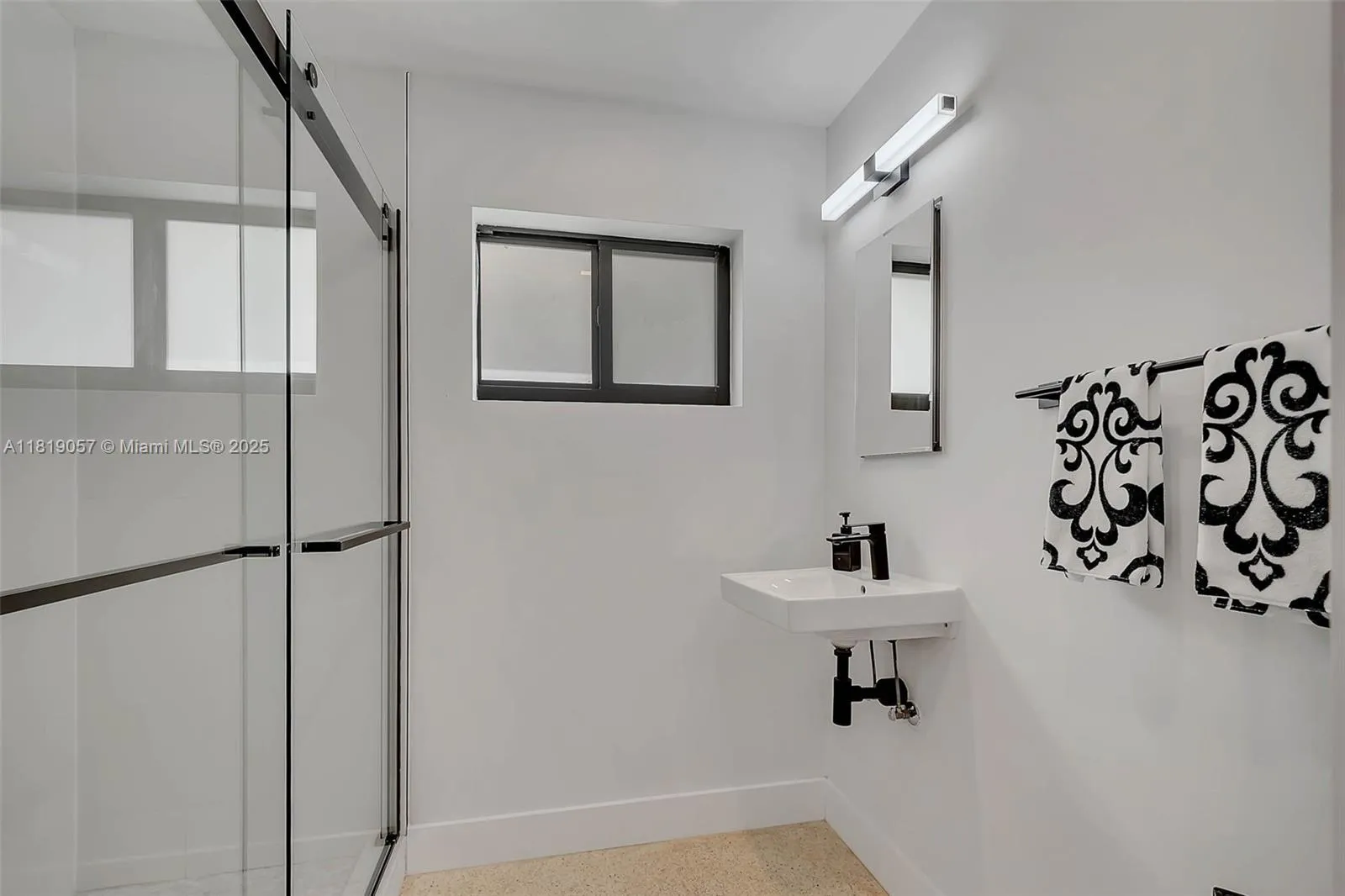 Palmetto Bay, Florida 33158, United States, 4 Bedrooms Bedrooms, ,3 BathroomsBathrooms,Residential,Active,148566