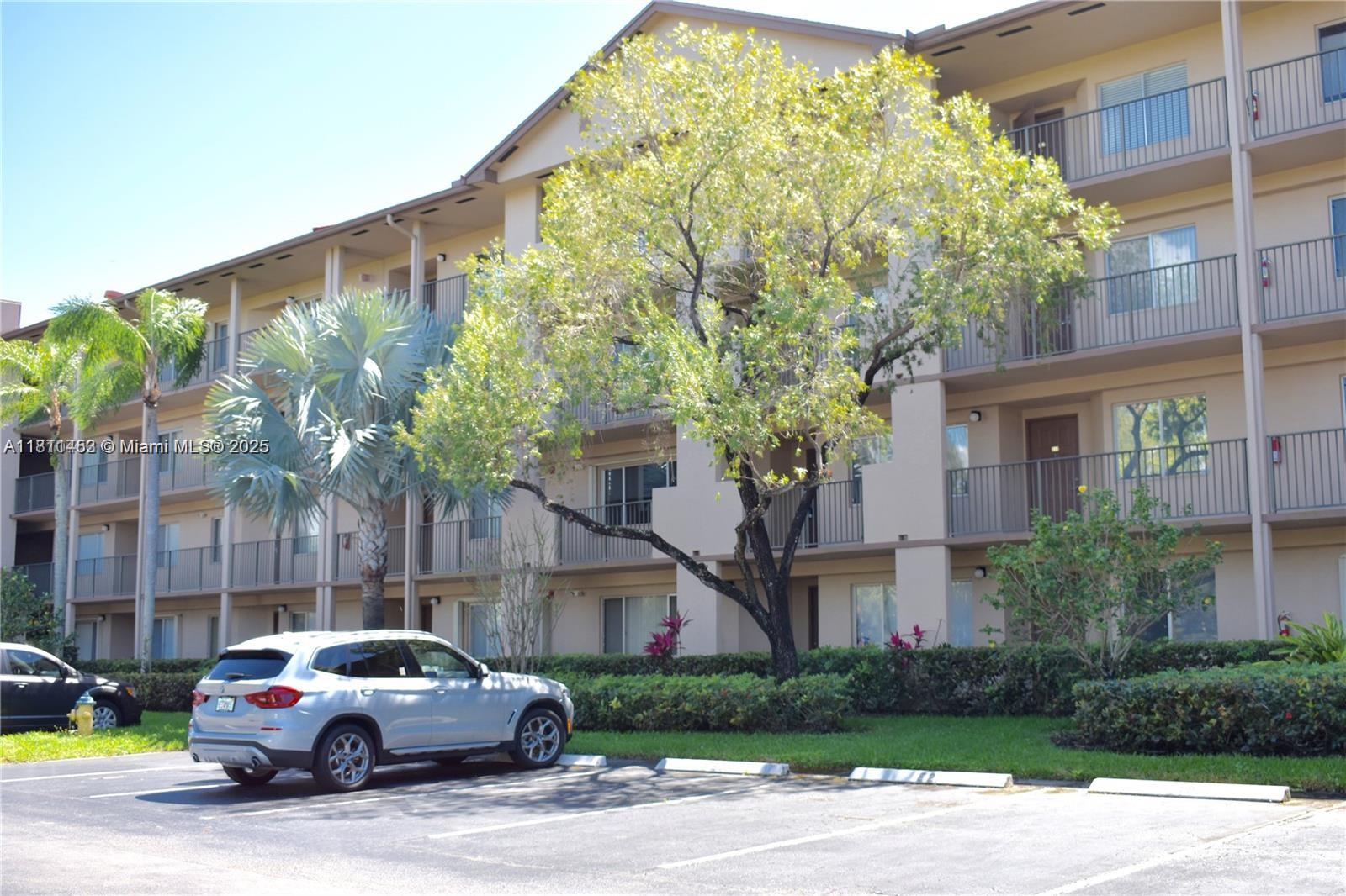 Rental Property at 12650 Sw 15th St 111F, Pembroke Pines, Miami-Dade County, Florida - Bedrooms: 1 
Bathrooms: 2  - $1,900 MO.