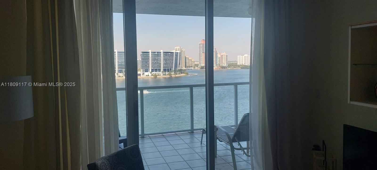 MARINA BAY CLUB CONDO HOT - Residential