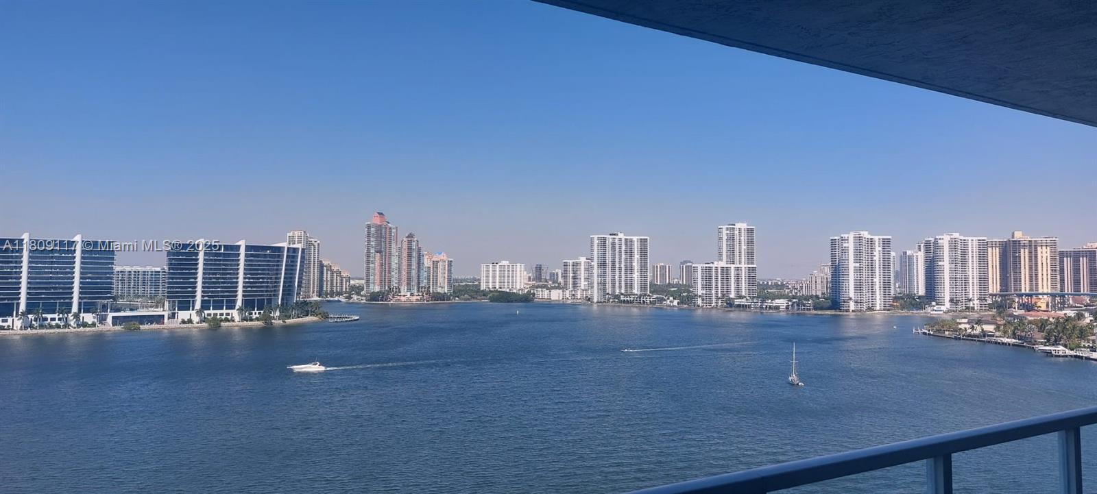 MARINA BAY CLUB CONDO HOT - Residential
