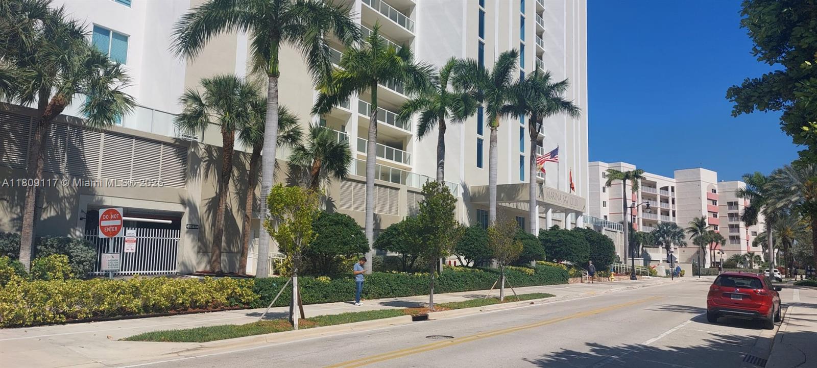 MARINA BAY CLUB CONDO HOT - Residential