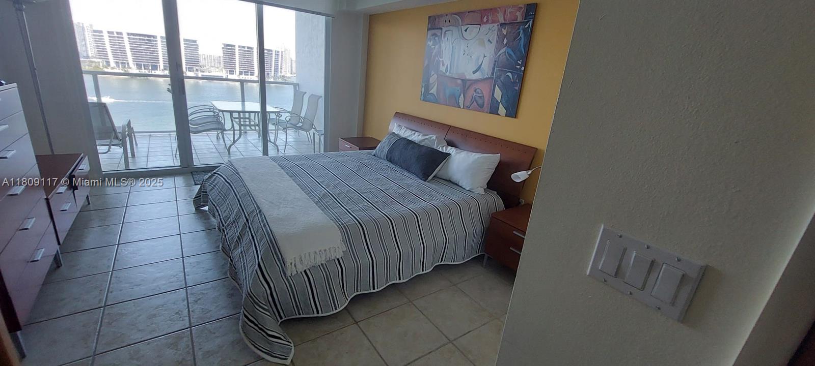 MARINA BAY CLUB CONDO HOT - Residential